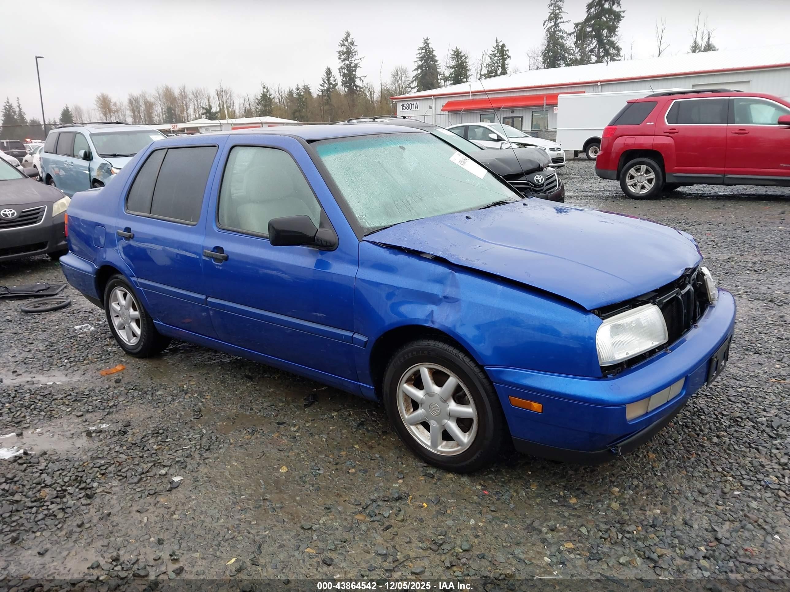 1998 Volkswagen Jetta, VIN 3VWSA81H6WM153915 — Front end