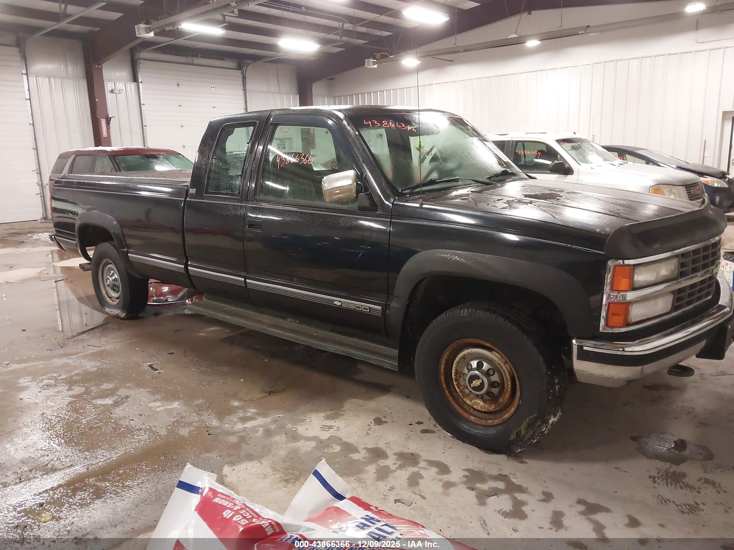 1993 Chevrolet K2500, VIN 1GCGK29K7PE227398 — Mechanical