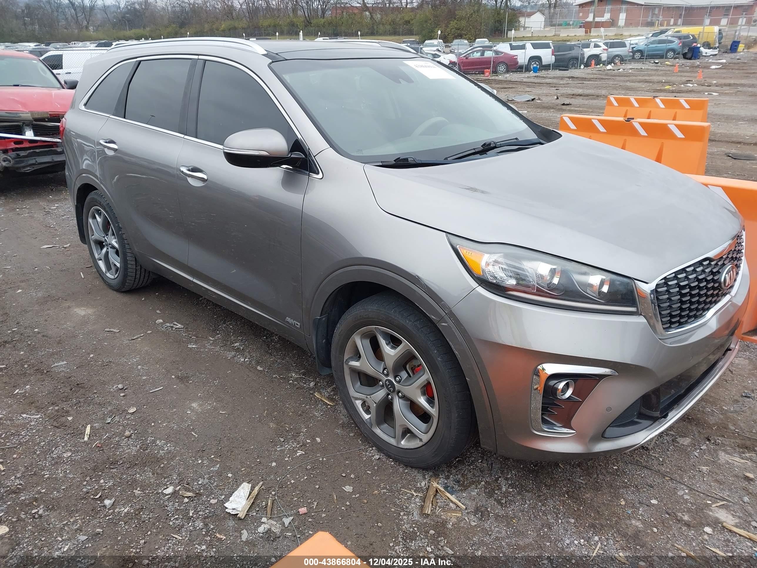 2019 Kia Sorento SX, VIN 5XYPKDA50KG491533 — Normal wear
