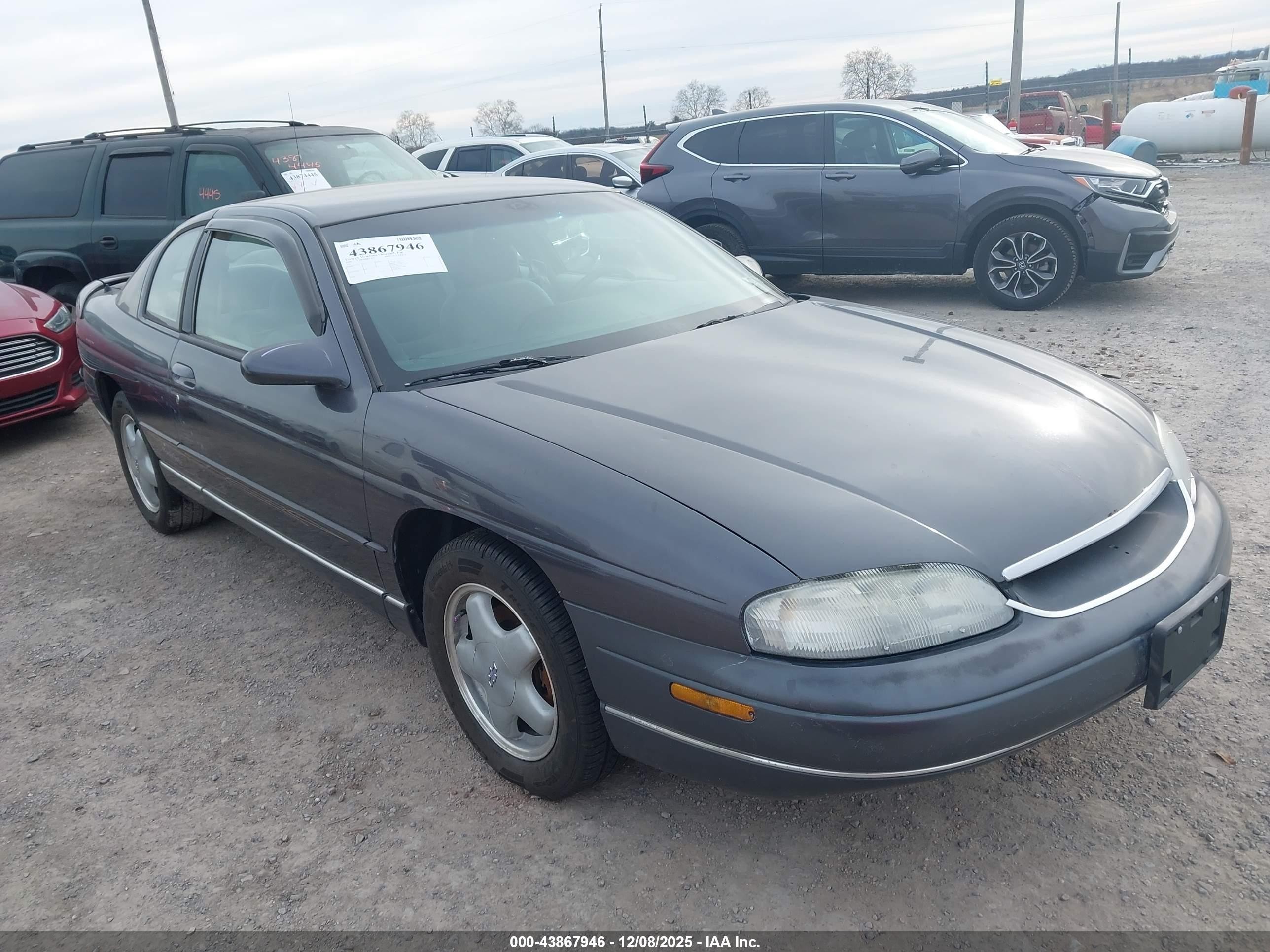 1996 Chevrolet Monte Carlo LS, VIN 2G1WW12M8T9168647 — Front end
