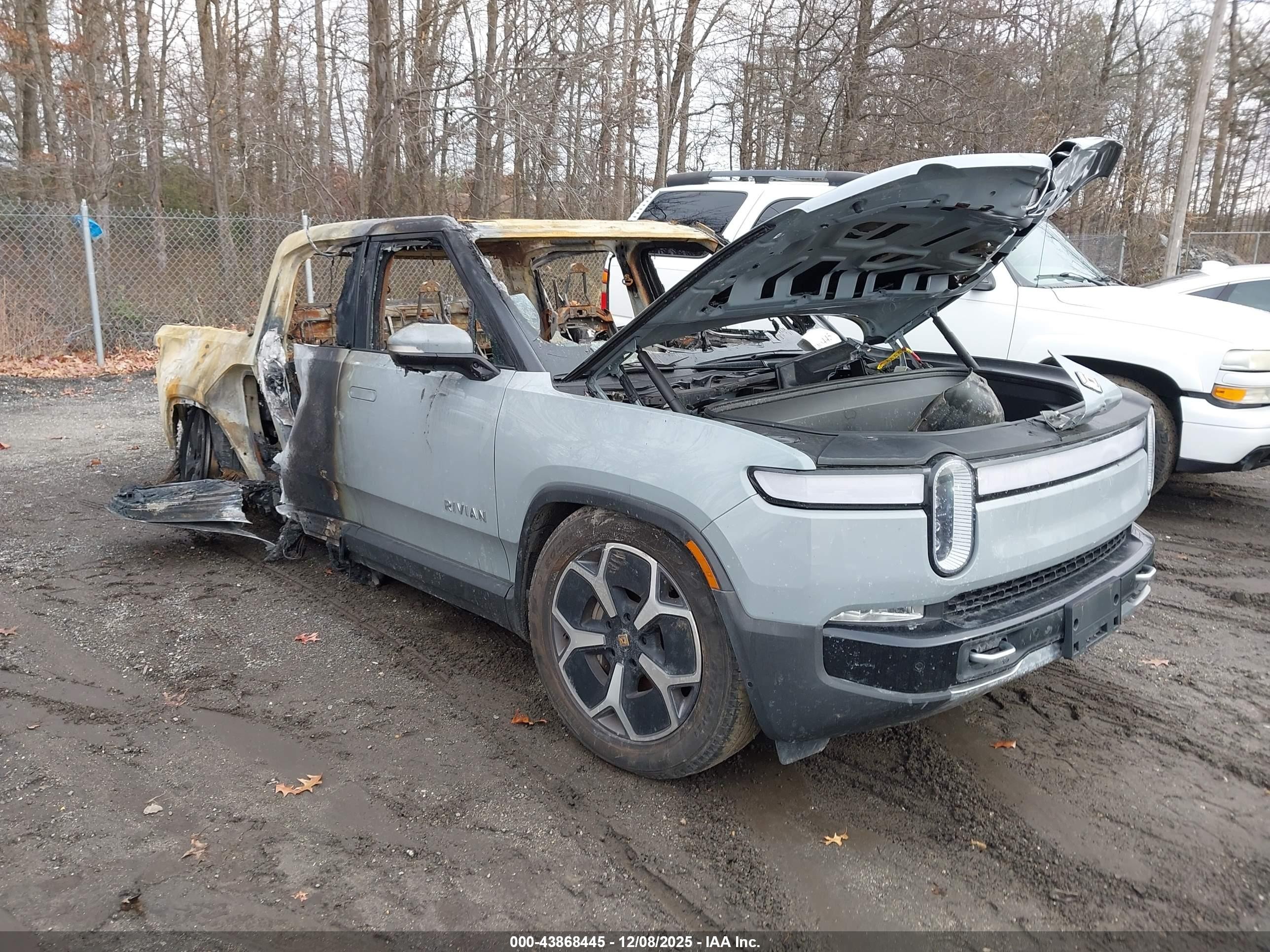2024 Rivian R1T Adventure, VIN 7FCTGCAA0RN030756 — Burn