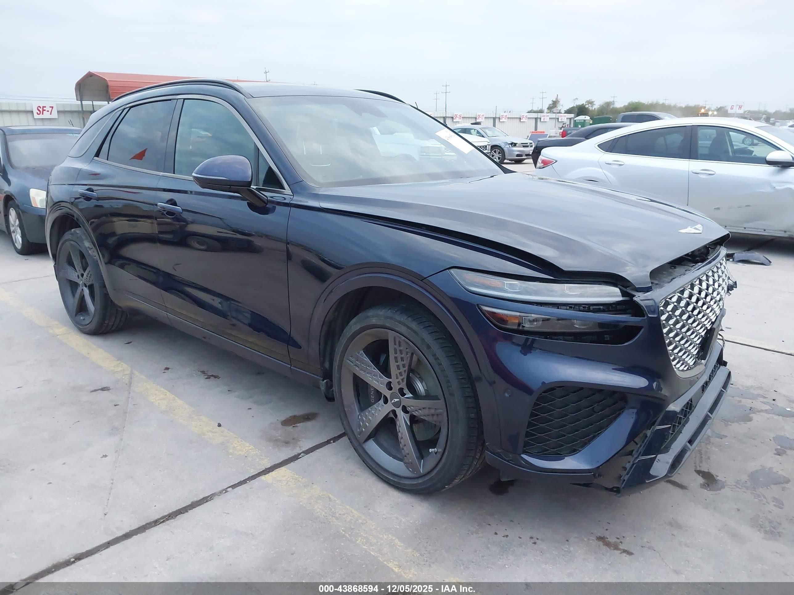 2024 Genesis GV70 2.5T, VIN 5NMMADTB8RH002515 — Front end