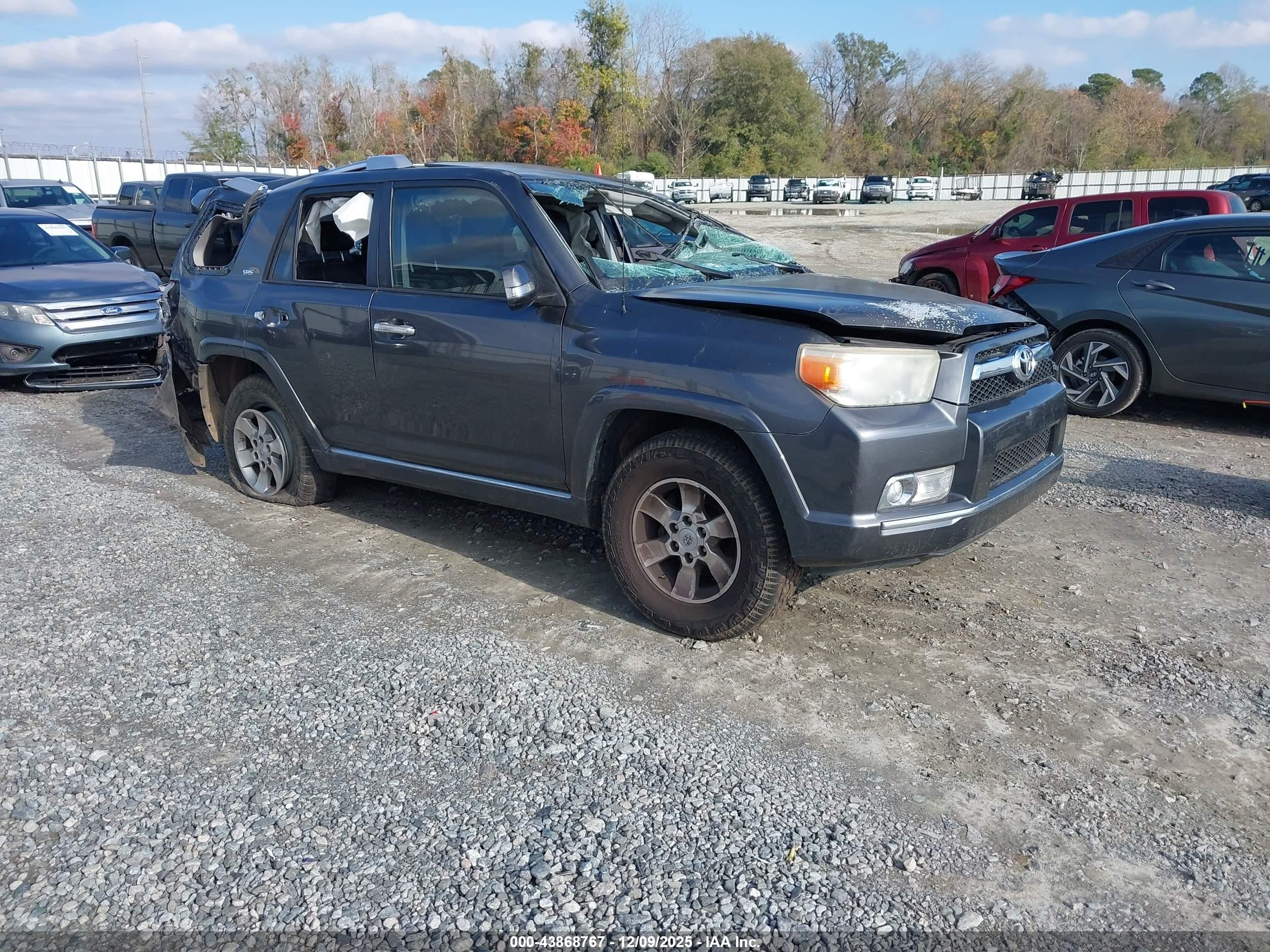 2010 Toyota 4Runner SR5, VIN JTEZU5JR5A5013140 — Rollover