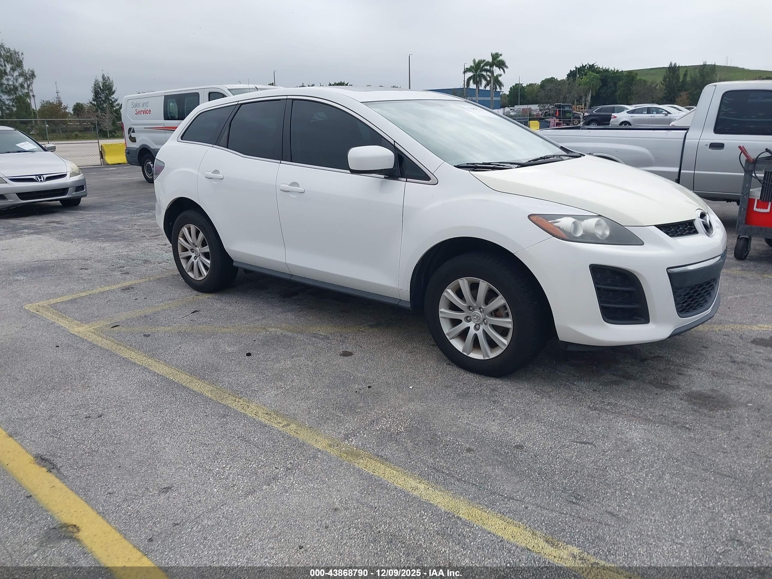 2011 Mazda CX-7 i Touring, VIN JM3ER2C58B0372582 — Фото с аукциона