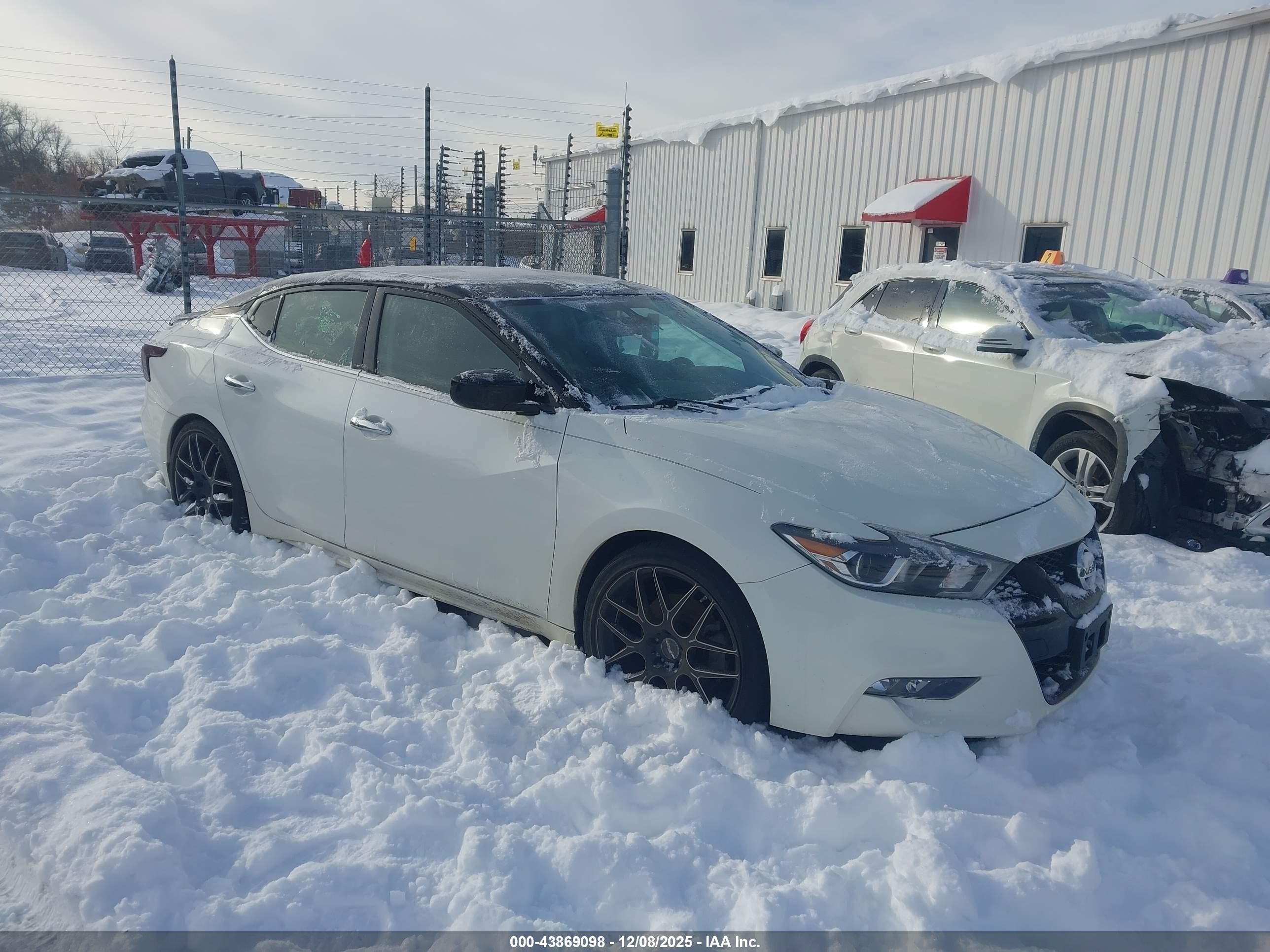 2018 Nissan Maxima SV, VIN 1N4AA6AP0JC385517 — Rear end
