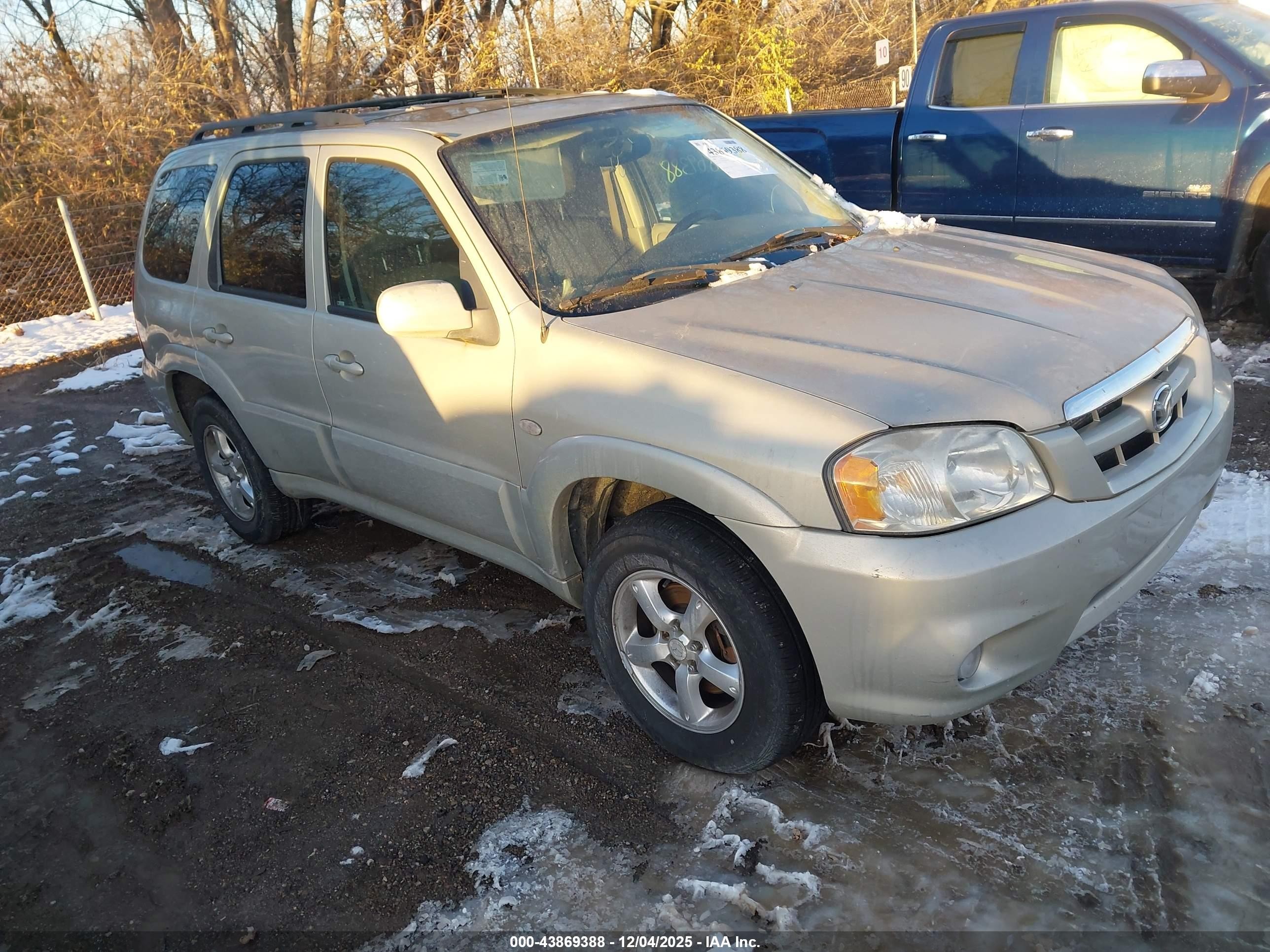 2006 Mazda Tribute S, VIN 4F2YZ96126KM02967 — Front end