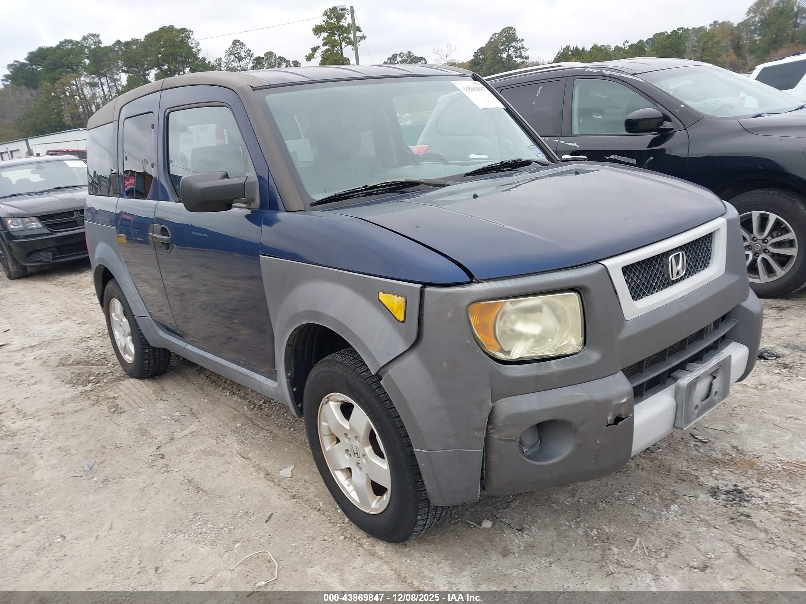 2003 Honda Element EX, VIN 5J6YH28513L022934 — Front end