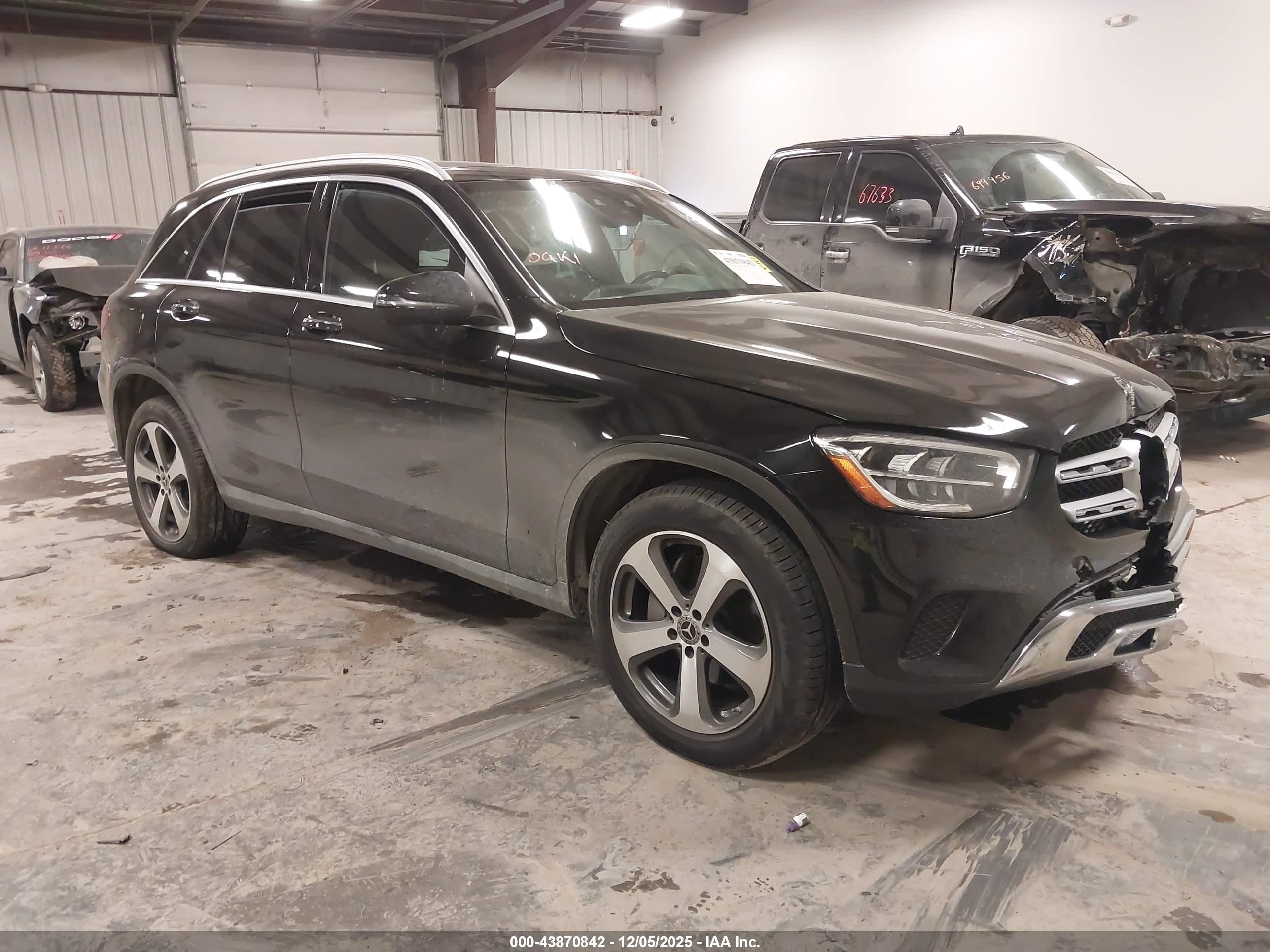 2020 Mercedes-Benz GLC 300, VIN W1N0G8EB4LF863866 — Front end
