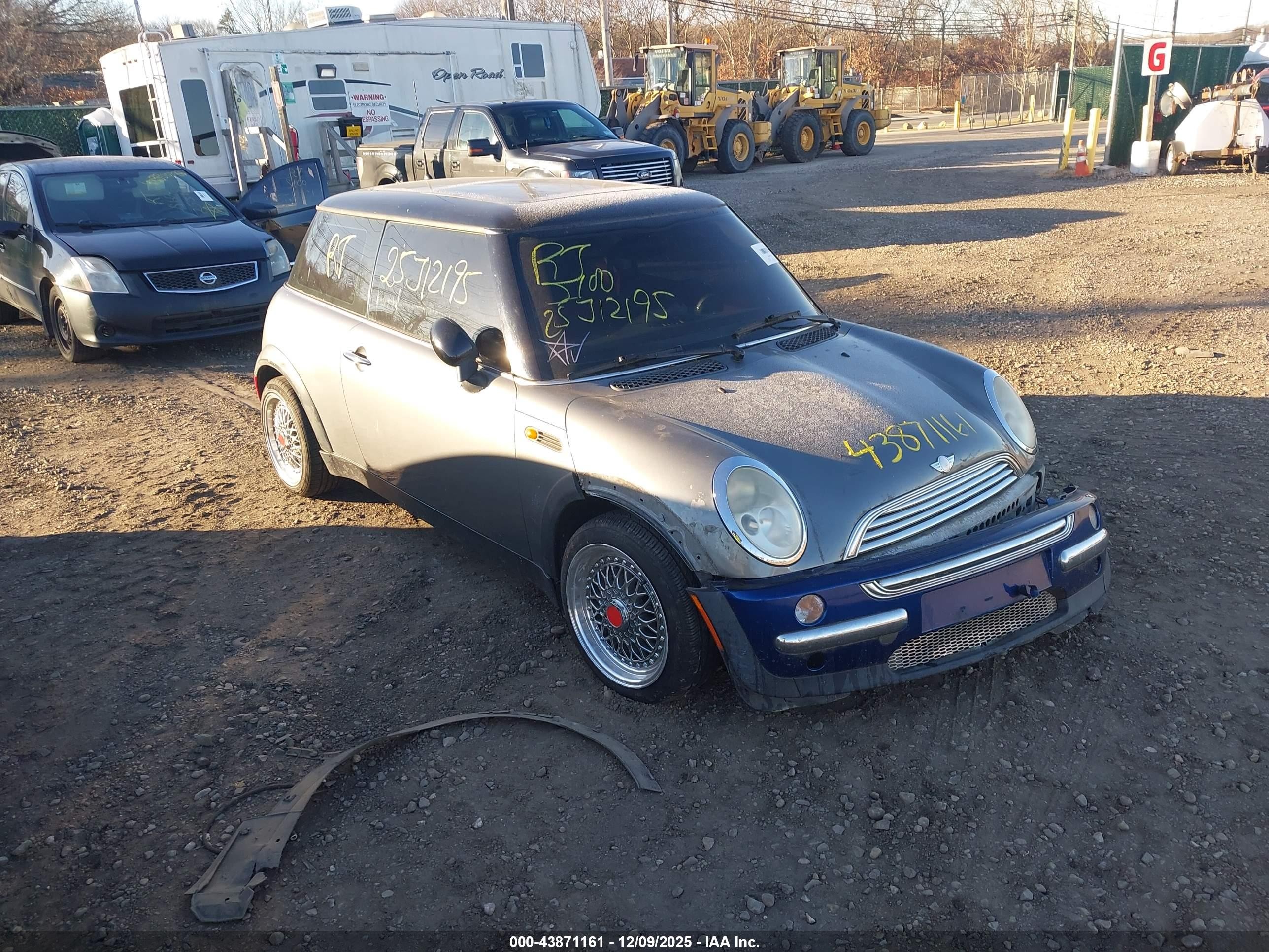 2002 MINI Hardtop, VIN WMWRC33432TE11764 — Not stated