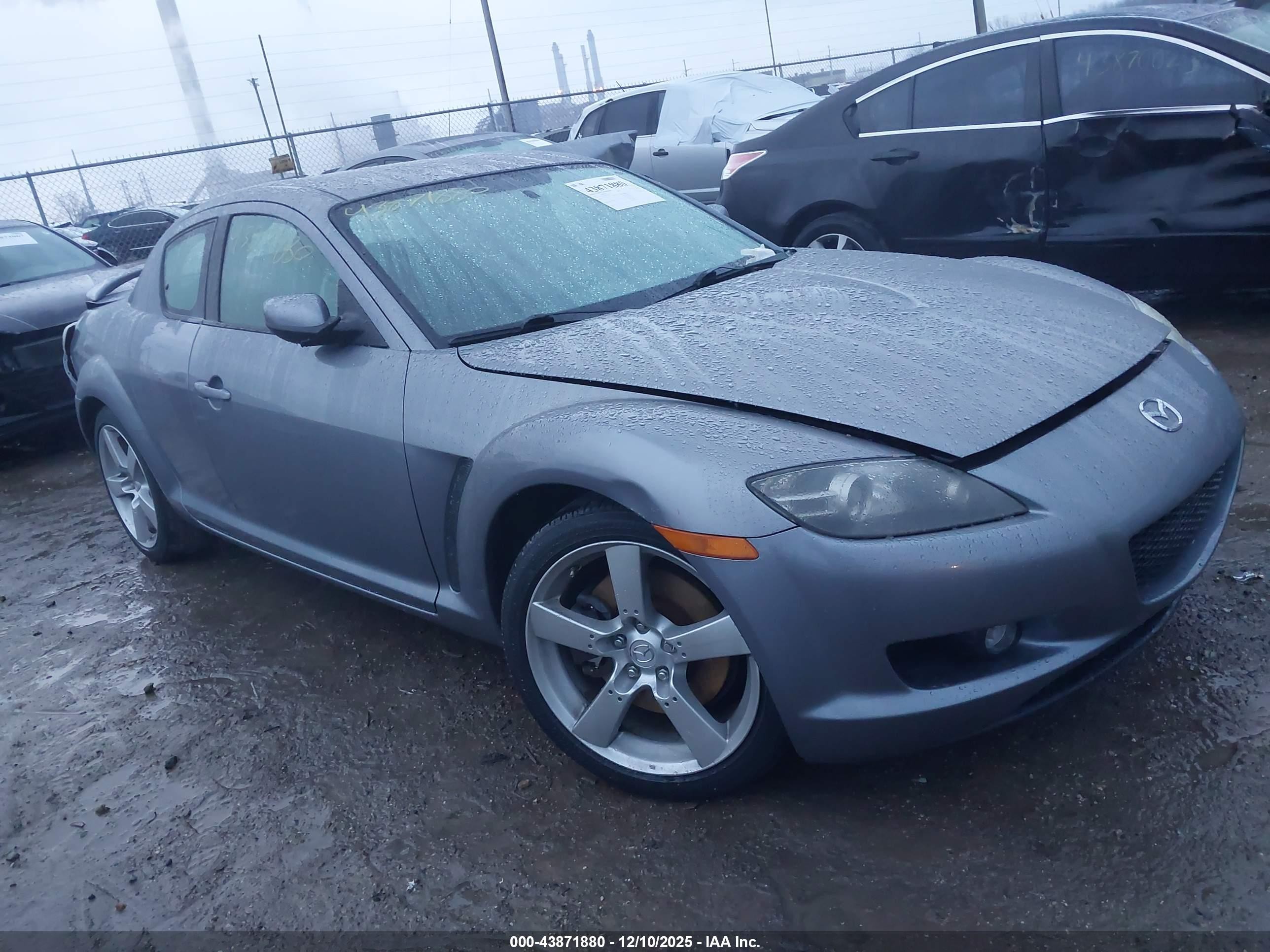 2005 Mazda RX-8, VIN JM1FE17N450145889 — Rear end