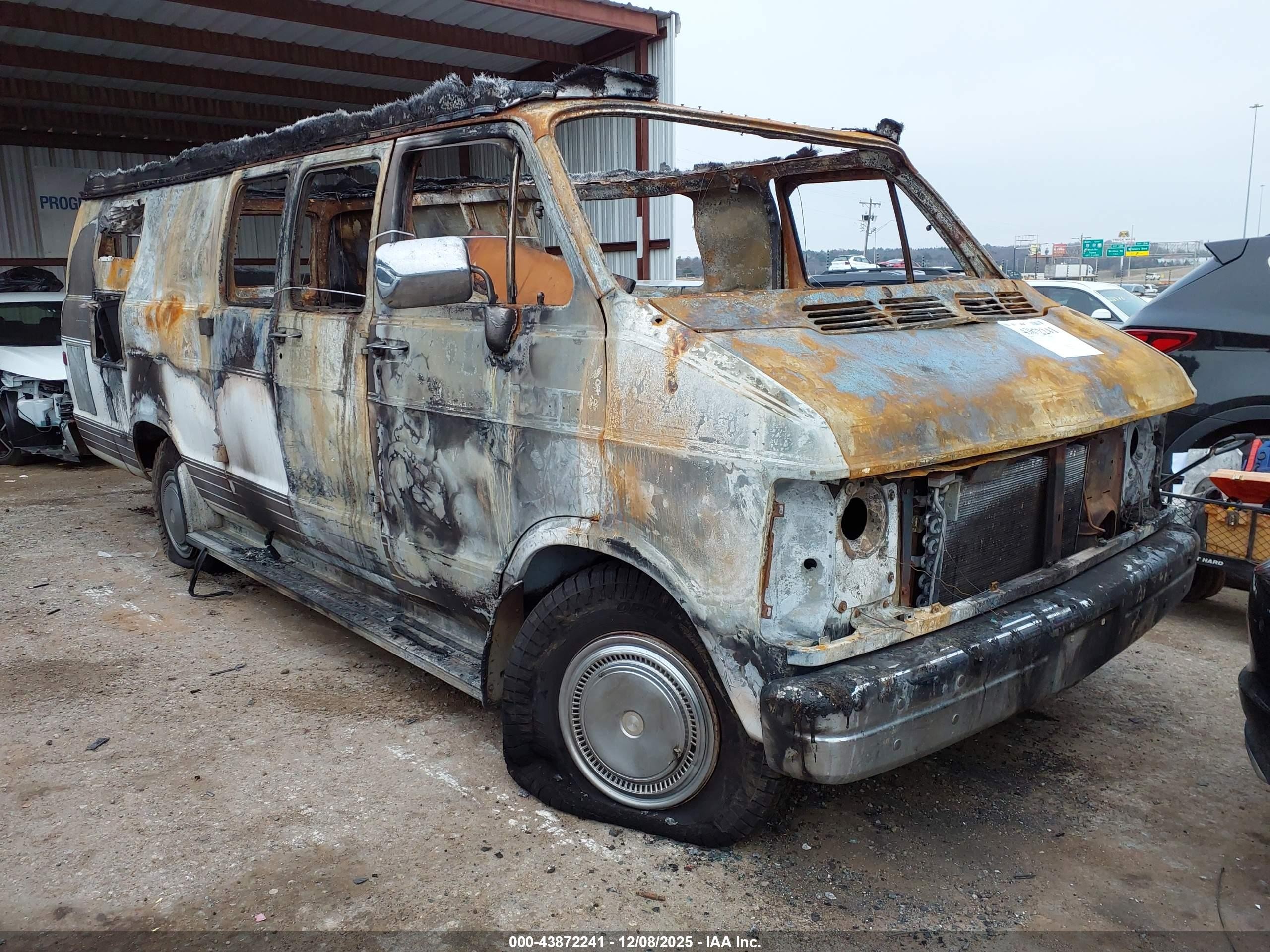 1989 Dodge RAM, VIN 2B6KB31Z5KK356032 — Пожар