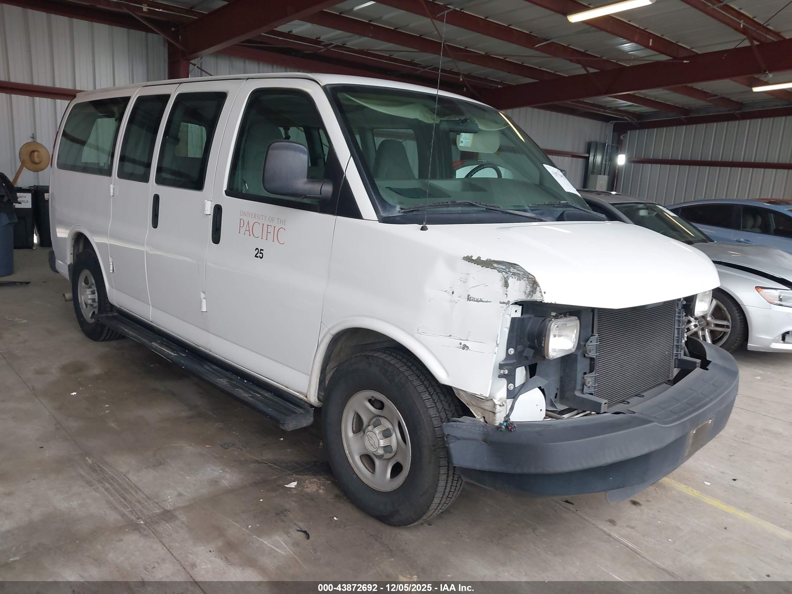 2007 Chevrolet Express Passenger, VIN 1GNFG15T471180836 — Front end