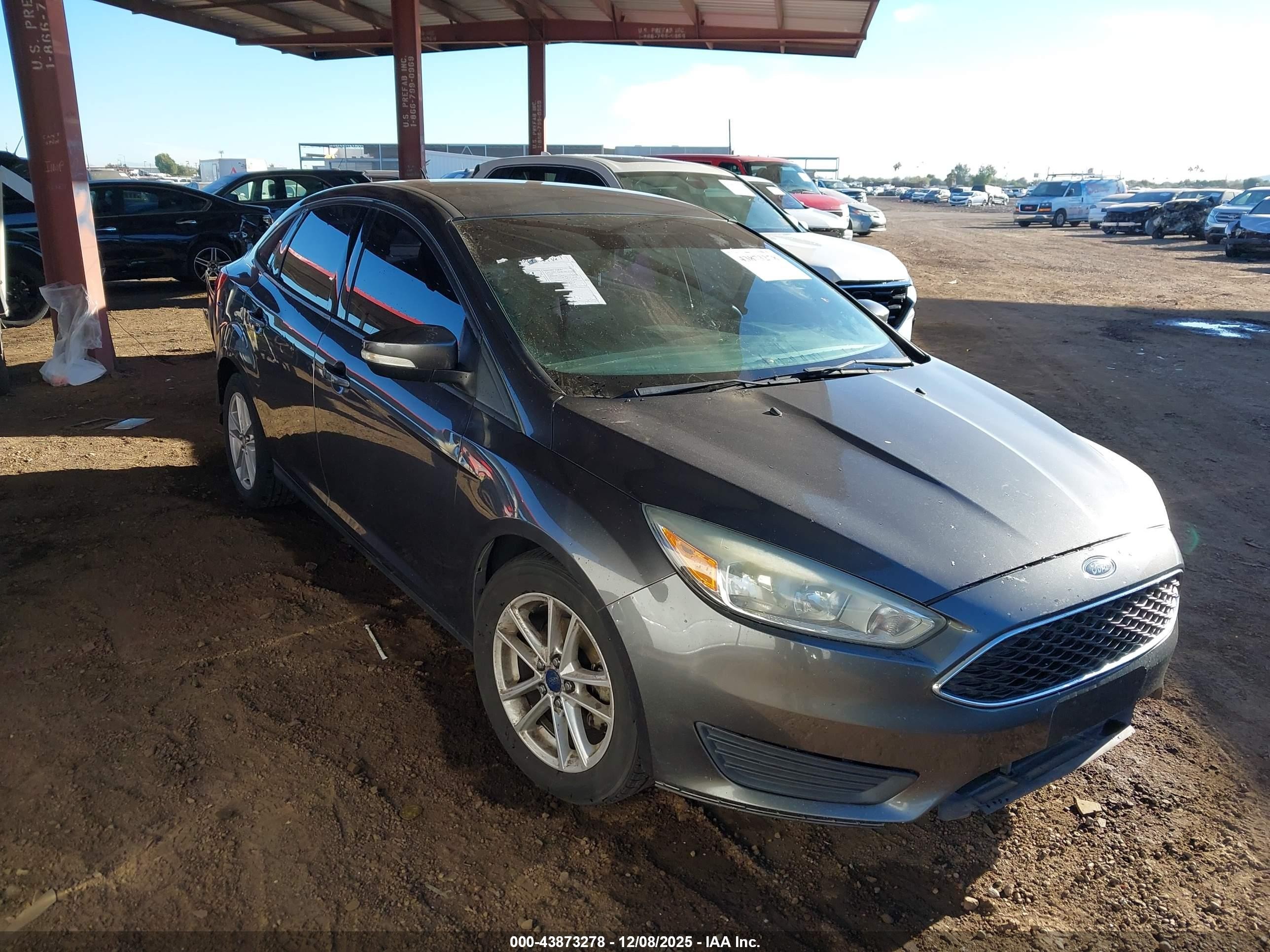 2015 Ford Focus SE, VIN 1FADP3F24FL368833 — Rear end