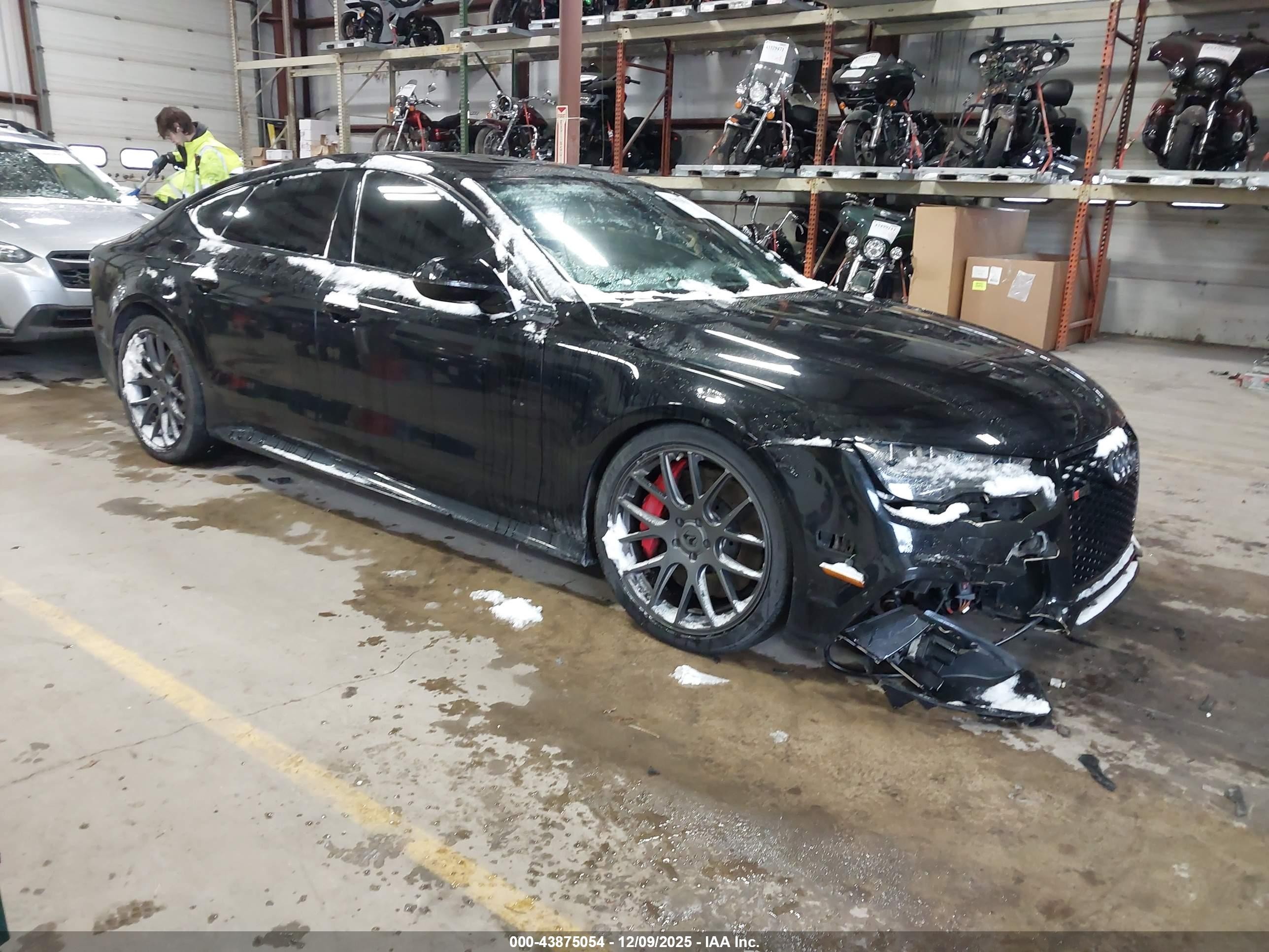 2017 Audi RS 7 Prestige, VIN WUAWAAFC5HN902174 — Перед