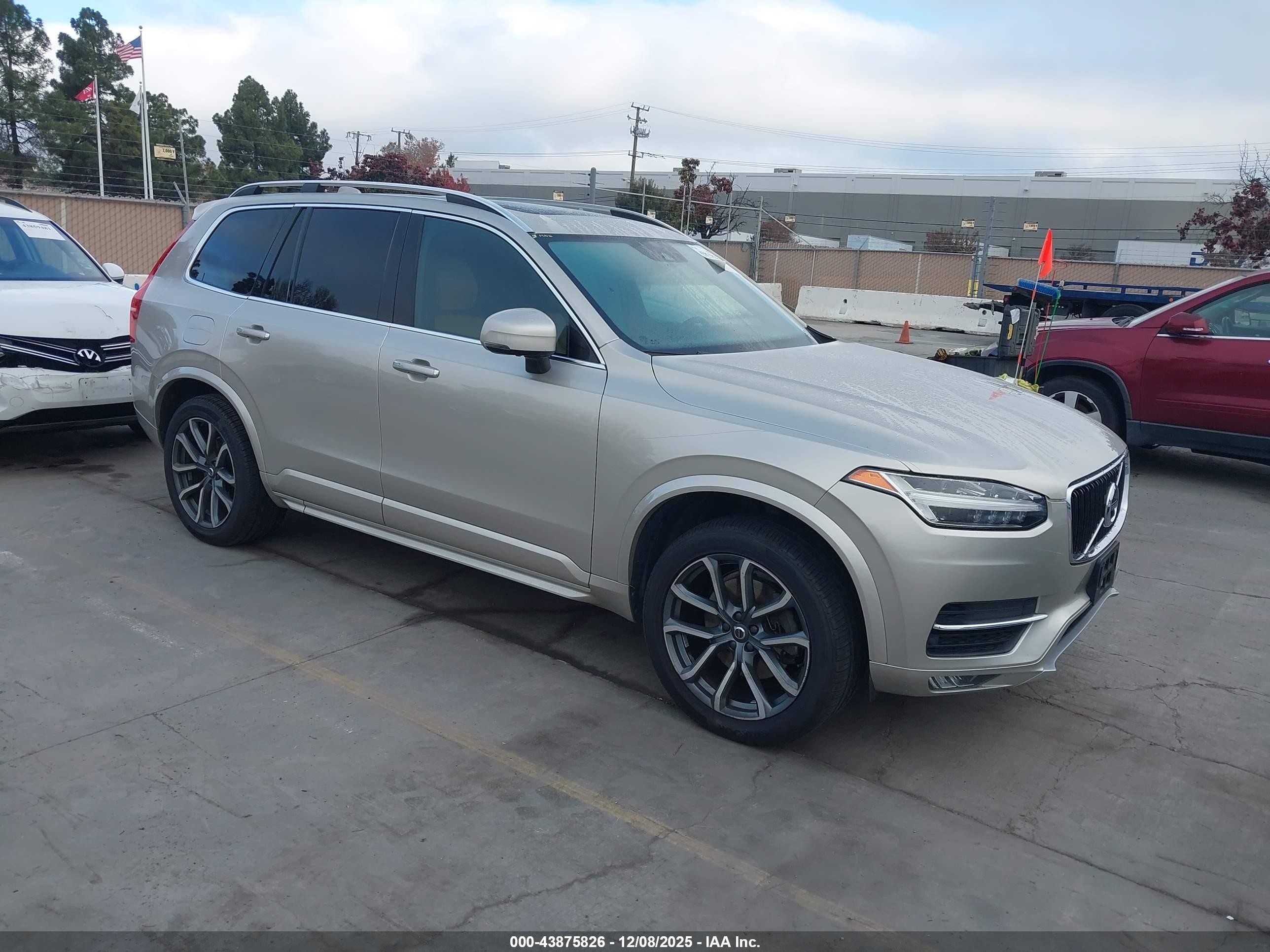 2017 Volvo XC90 Momentum, VIN YV4A22PK3H1149118 — Vandalism
