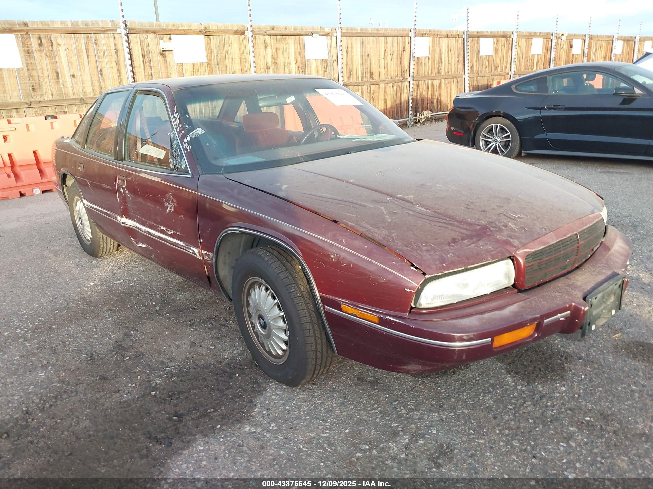 1994 Buick Regal, VIN 2G4WB55L5R1472406 — Бок