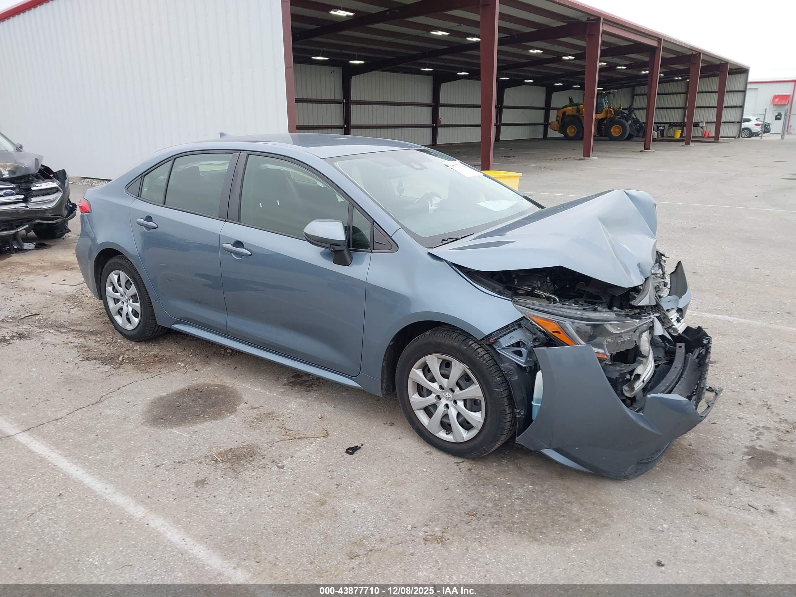 2022 Toyota Corolla LE, VIN JTDEPMAE8NJ208714 — Front end