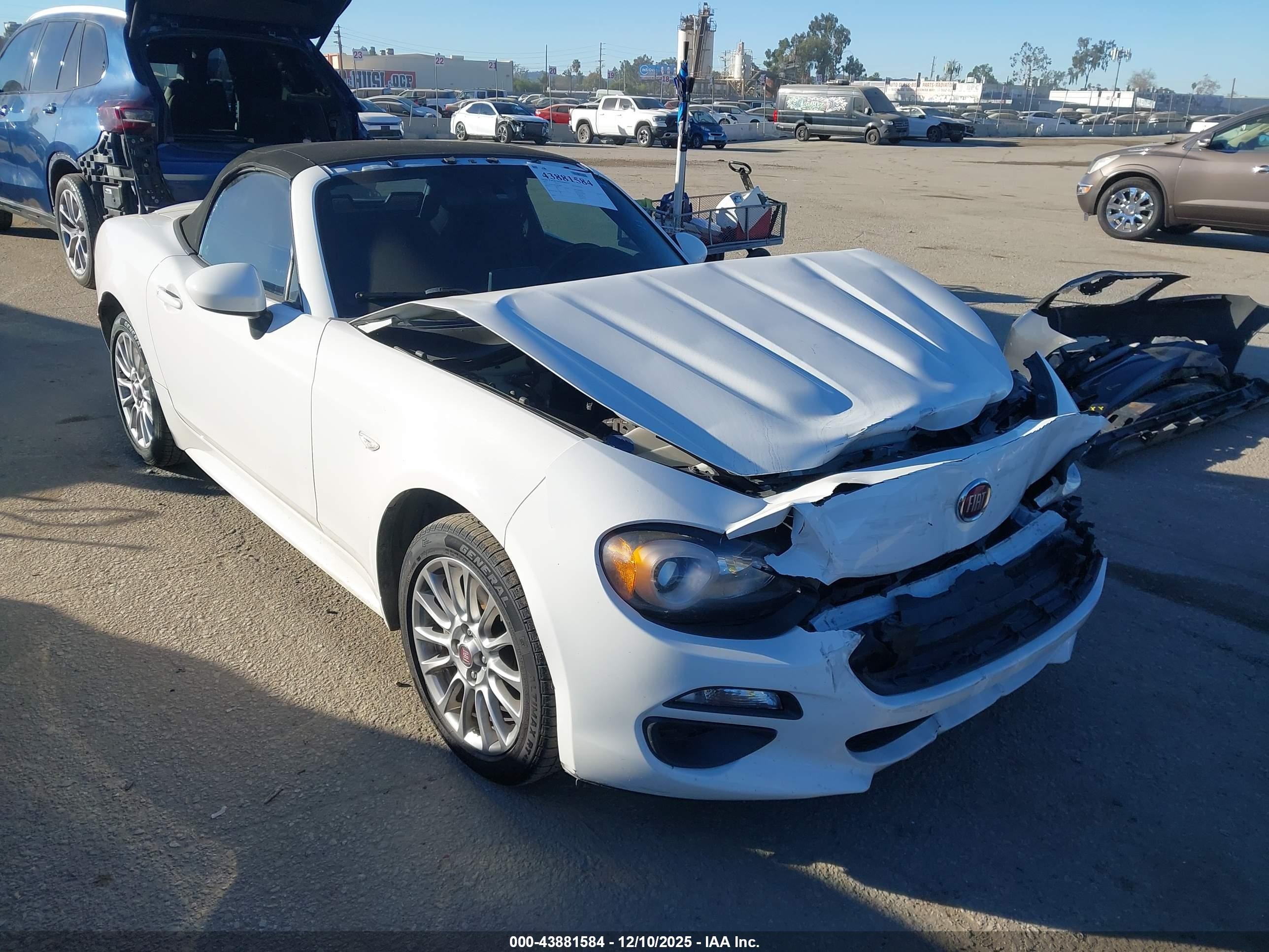 2018 FIAT 124 Spider Abarth, VIN JC1NFAEK3J0139672 — Front end