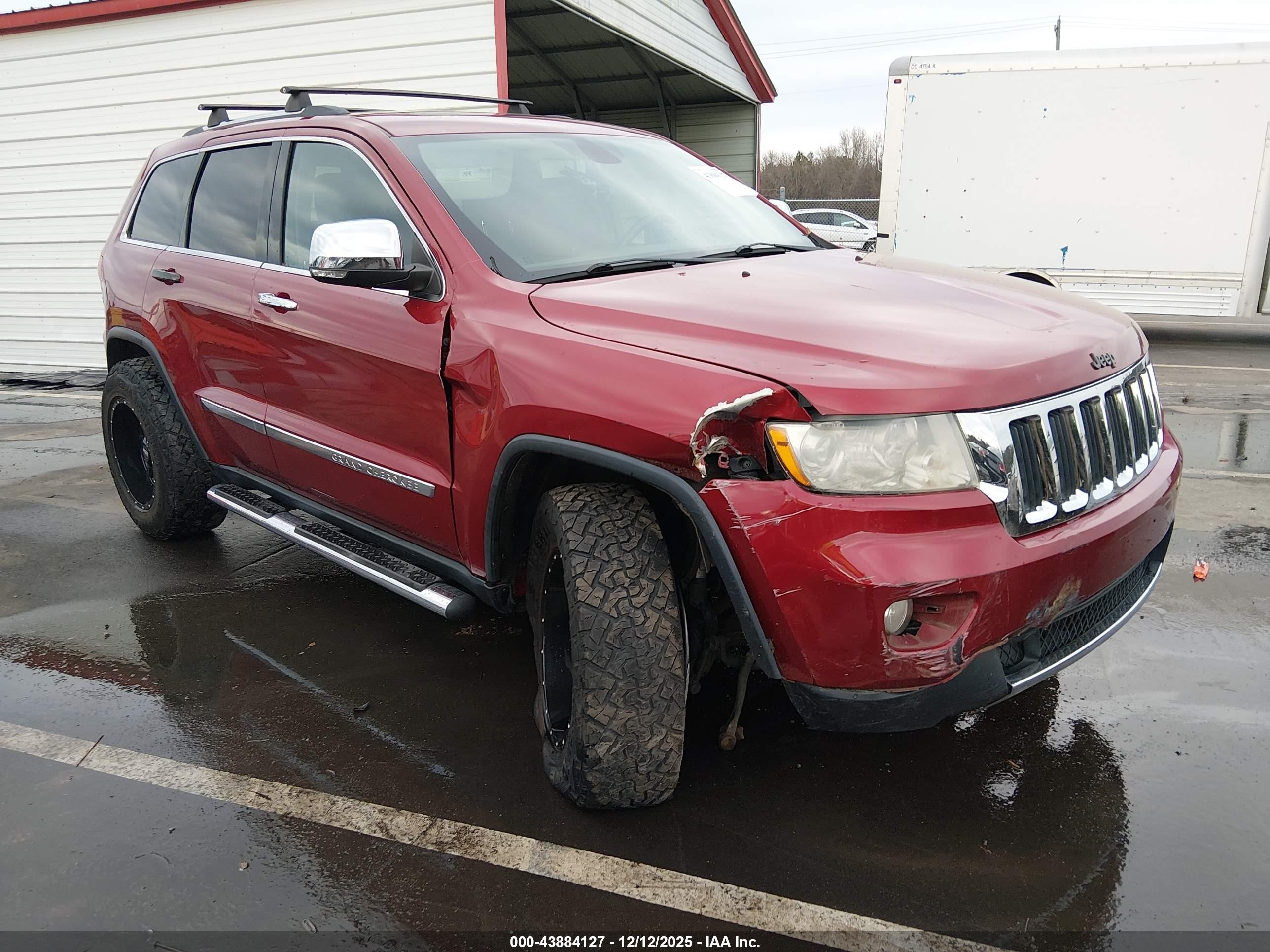 2013 Jeep Grand Cherokee Limited, VIN 1C4RJFBT7DC568586 — Front end