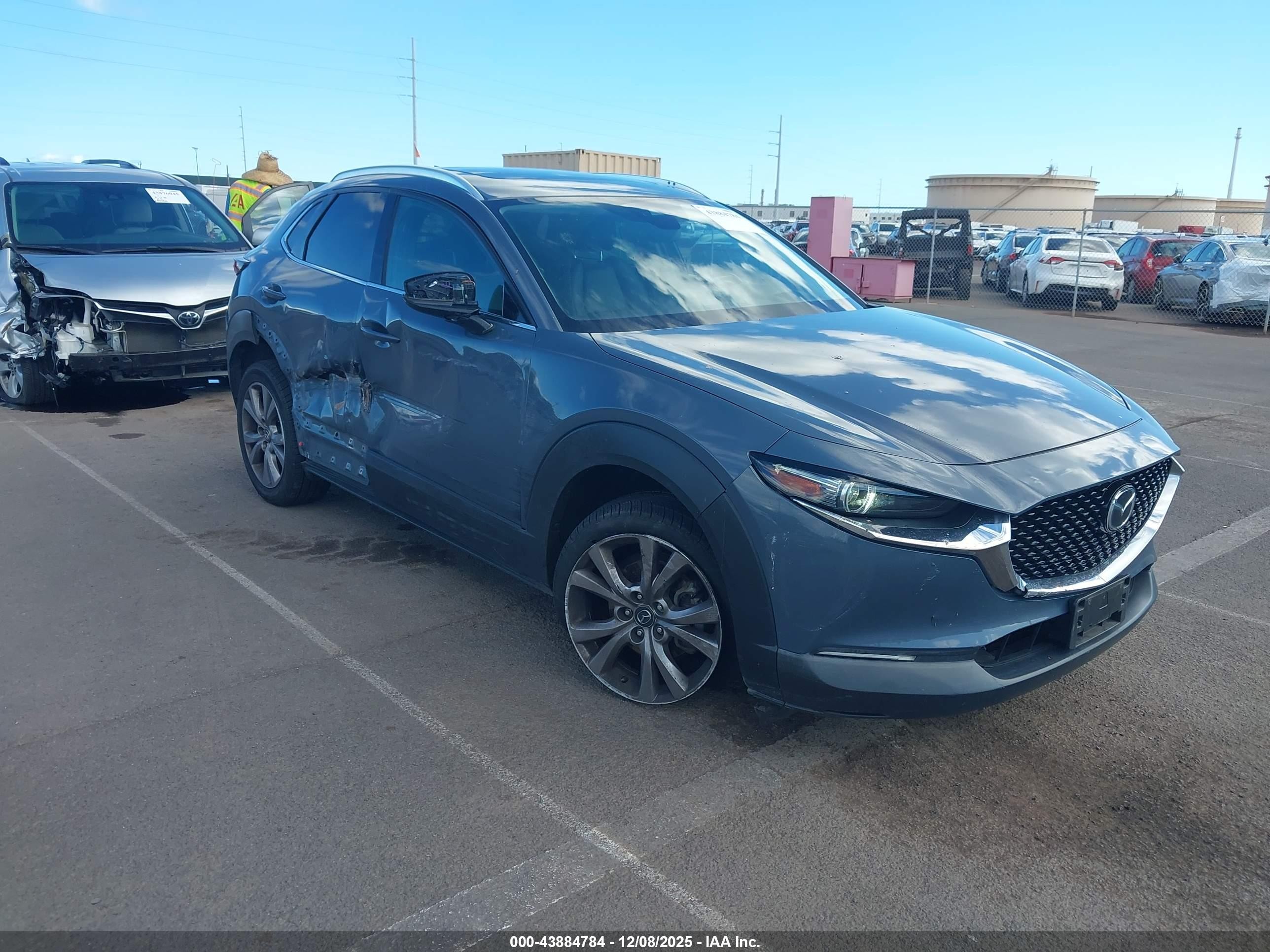 2021 Mazda CX-30 Premium, VIN 3MVDMBDL9MM257018 — Side