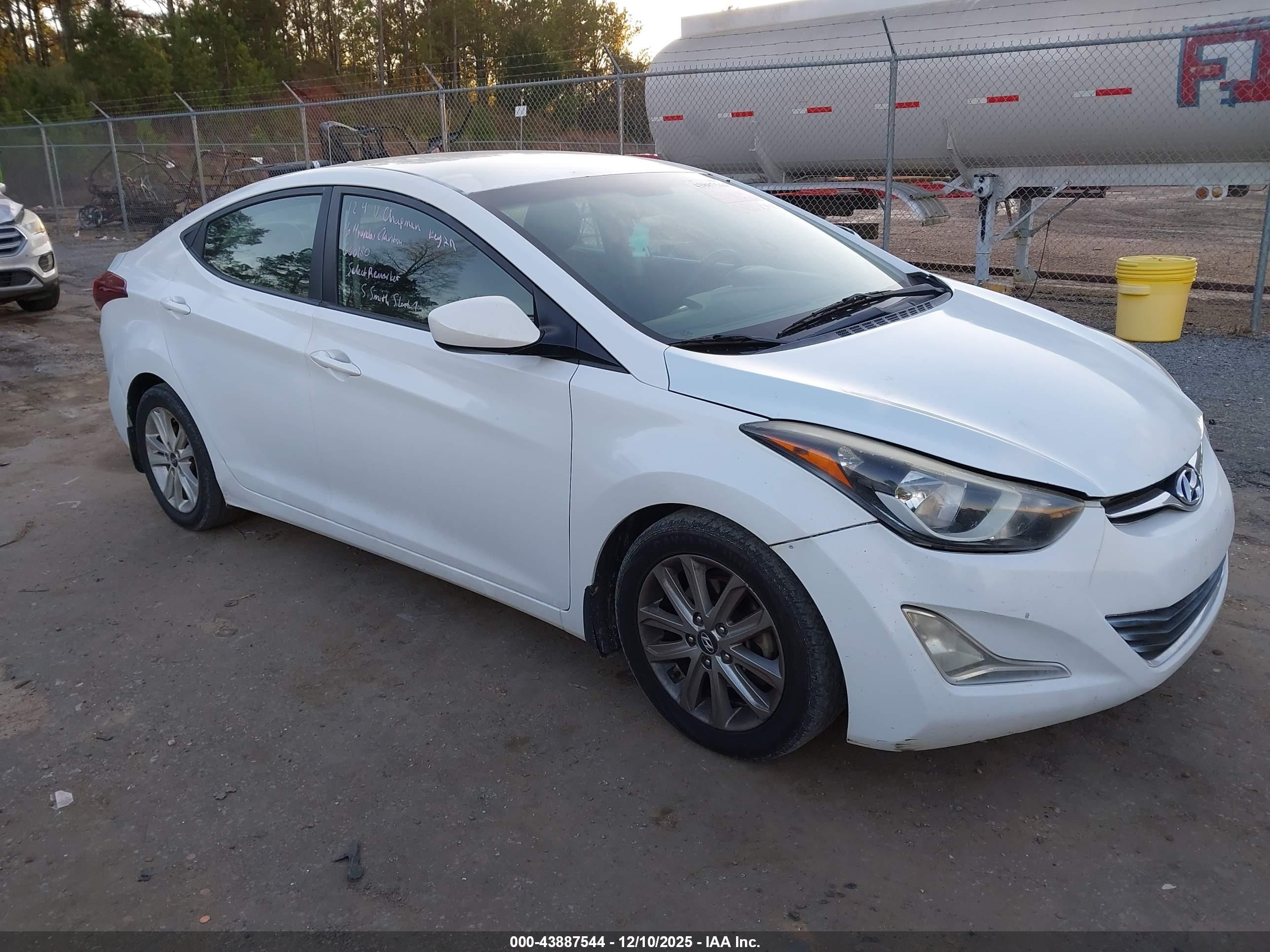 2016 Hyundai Elantra SE, VIN 5NPDH4AE4GH660180 — Repossession