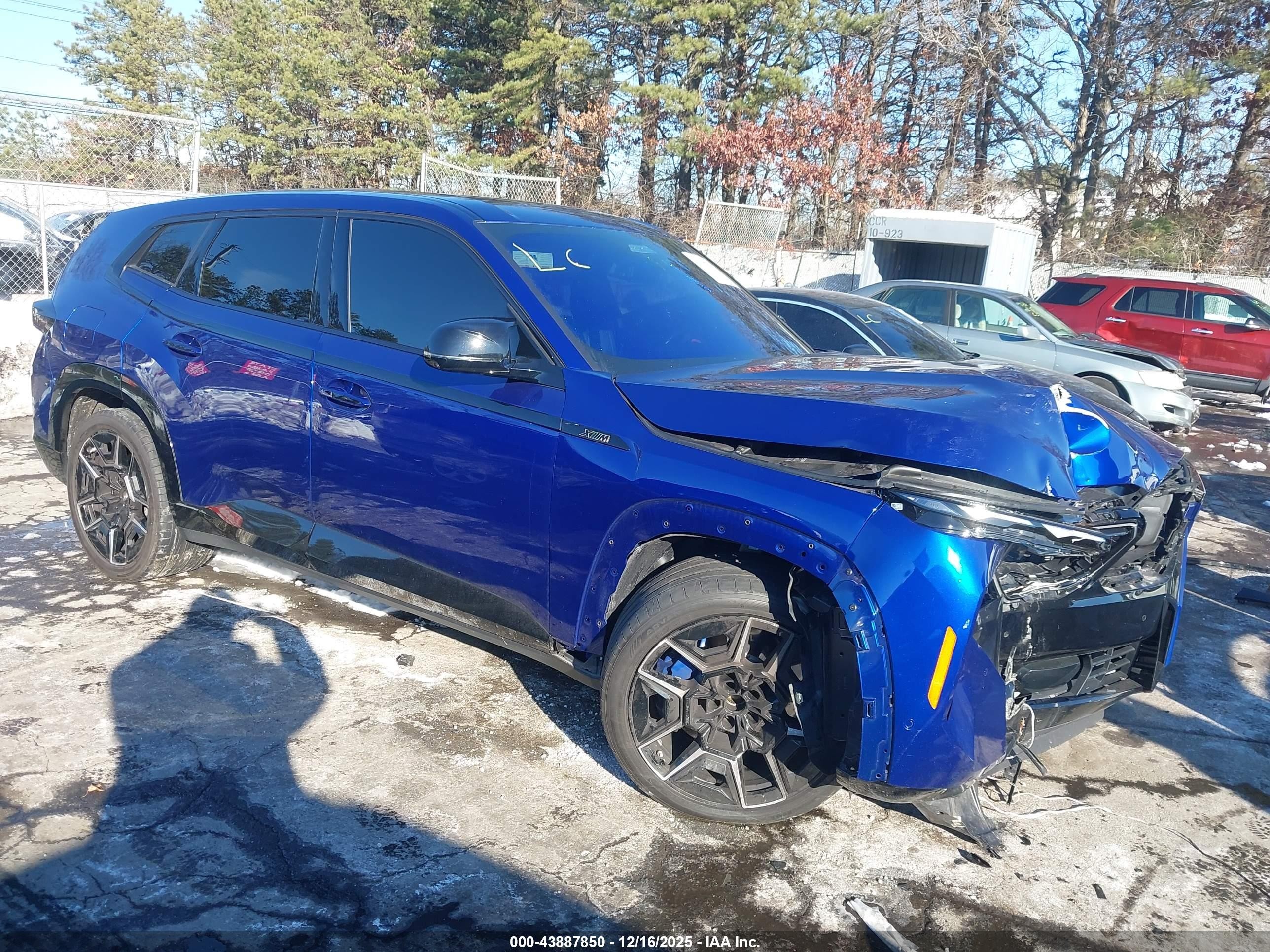 2024 BMW XM, VIN 5YM23CS0XR9U72530 — Front end