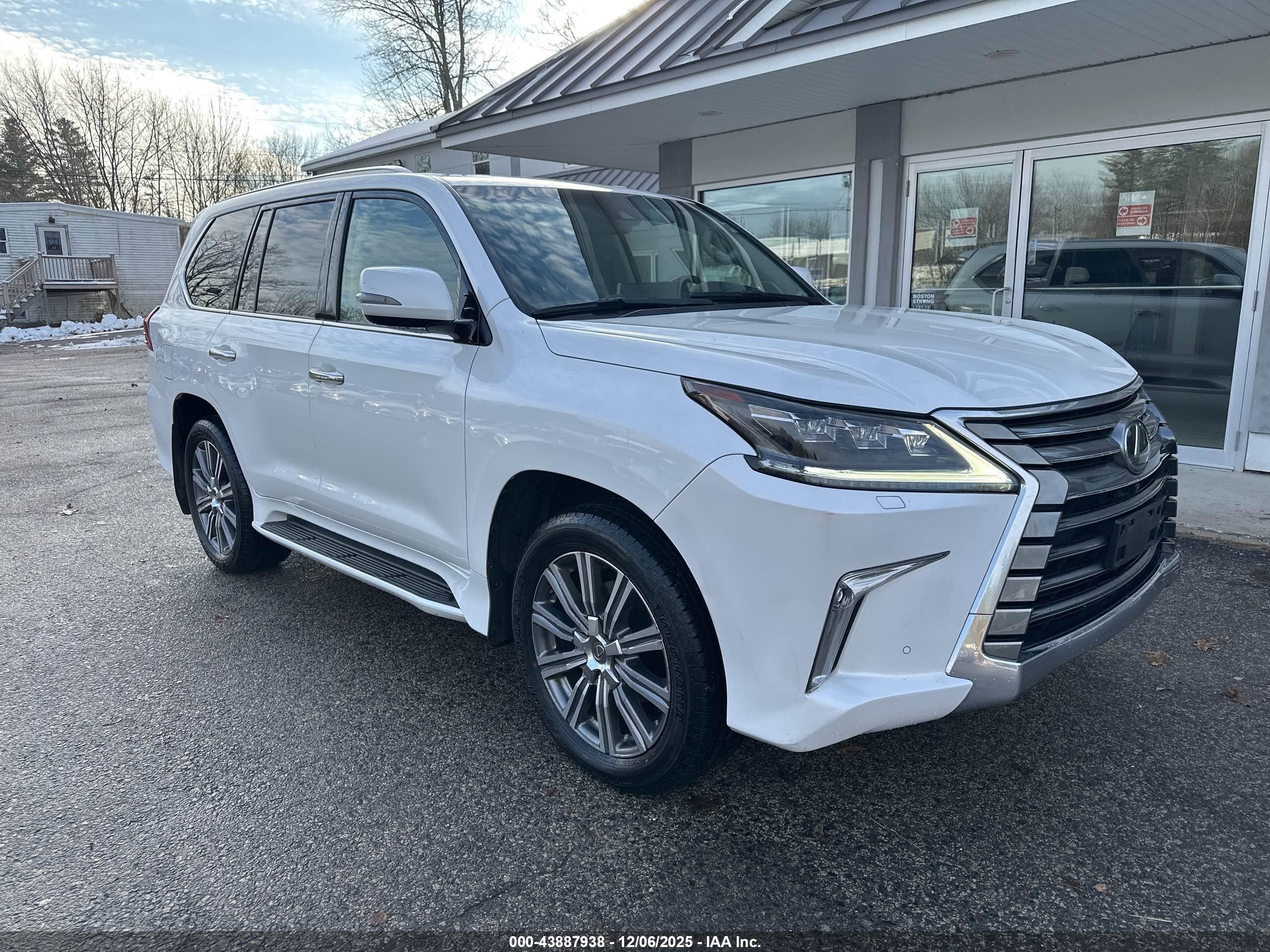2017 Lexus LX 570, VIN JTJHY7AXXH4233353 — Normal wear