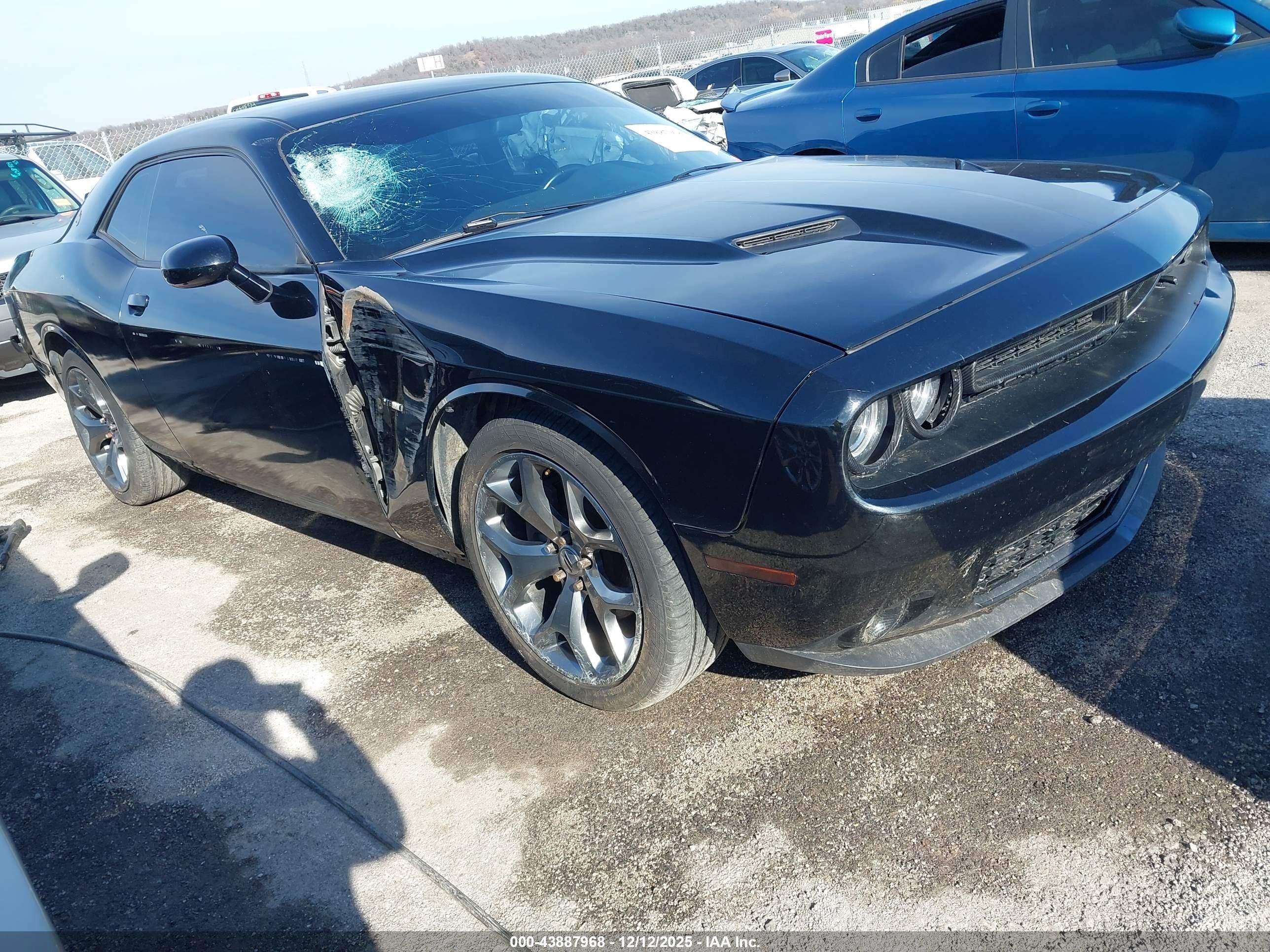 2017 Dodge Challenger R/T, VIN 2C3CDZBTXHH572606 — Front end