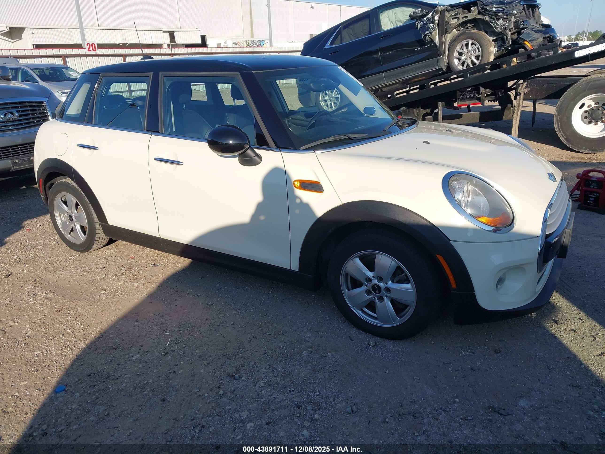 2015 MINI Hardtop 4 Door, VIN WMWXS5C54FT832443 — Fresh water flood