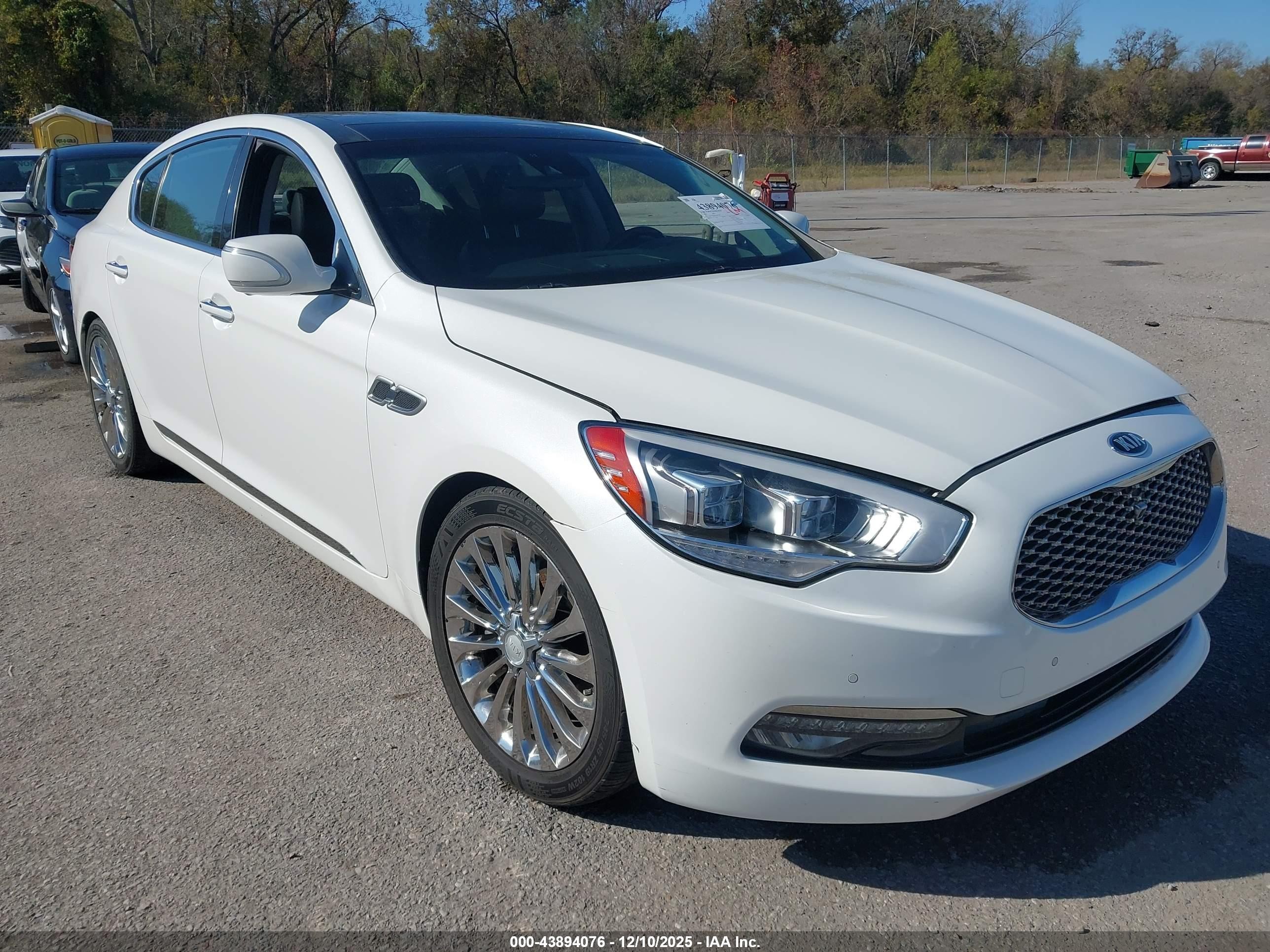 2016 Kia K900 Luxury, VIN KNALW4D41G6031200 — Front end