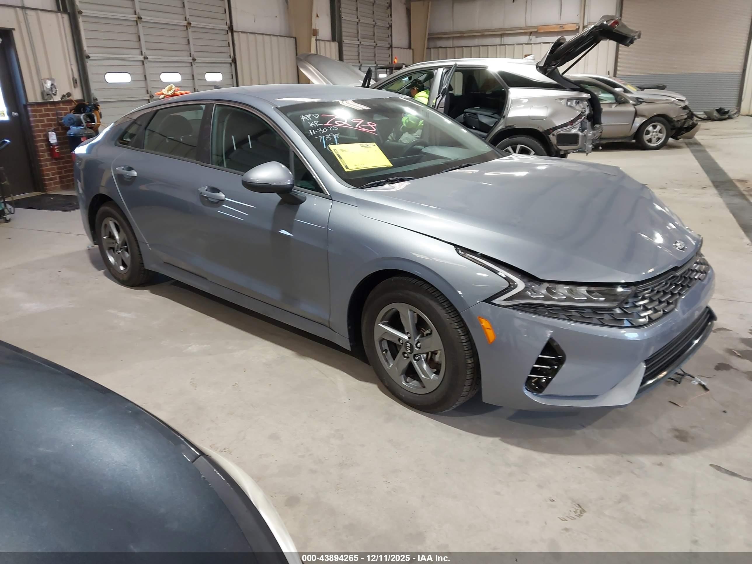 2021 Kia K5 LXS, VIN 5XXG14J26MG007395 — Front end