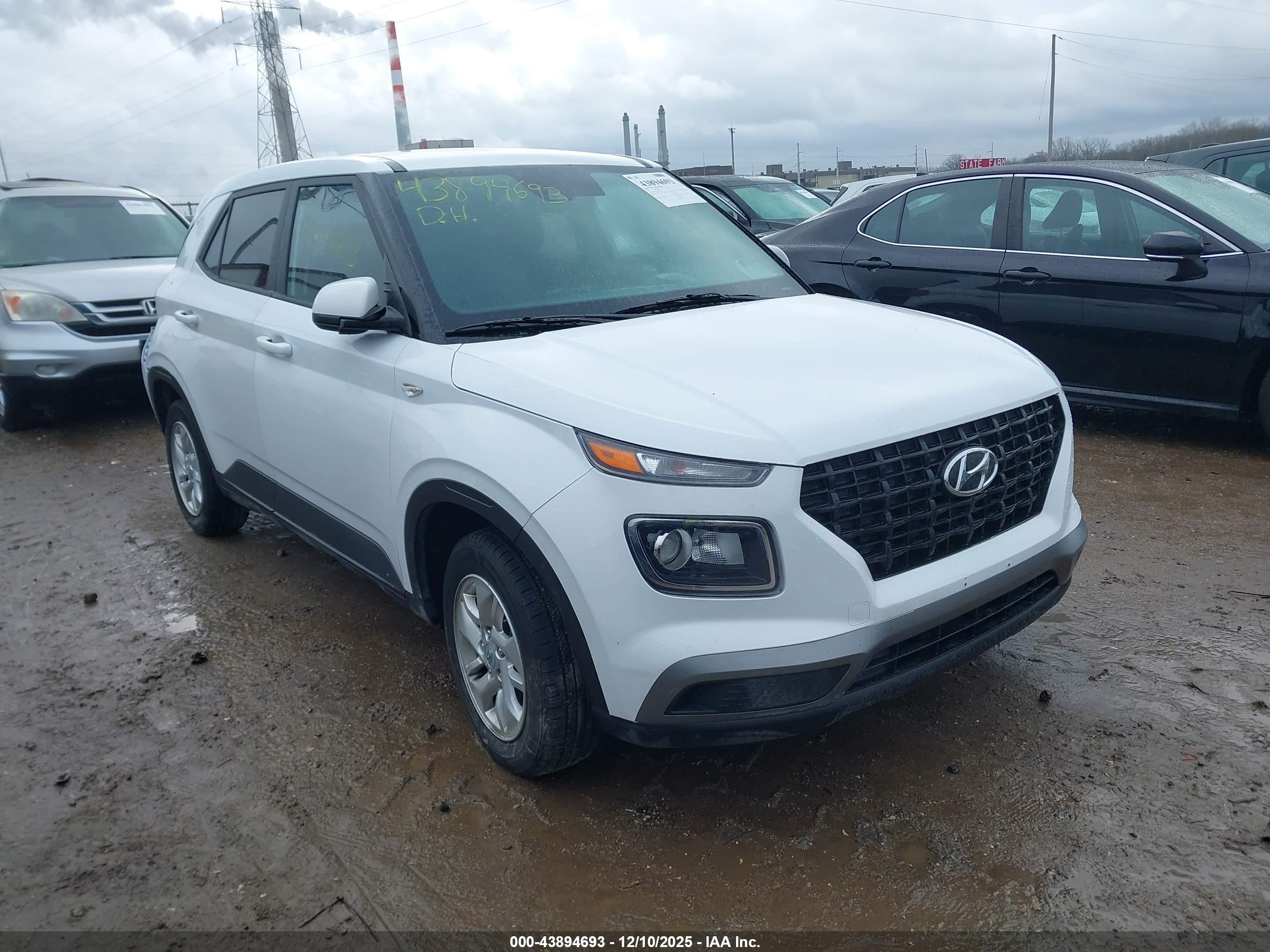 2021 Hyundai Venue SE, VIN KMHRB8A32MU098385 — Rear end