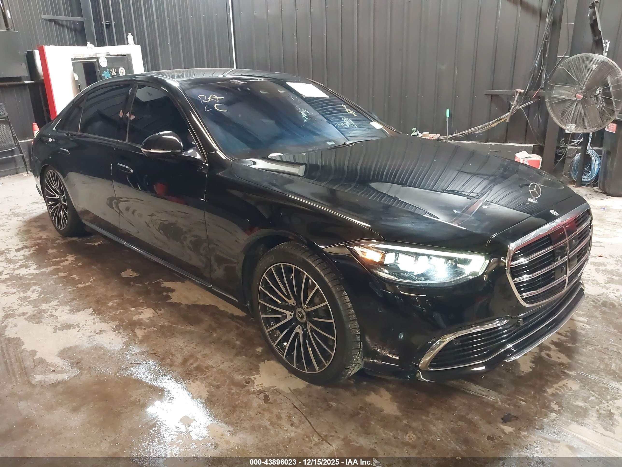 2021 Mercedes-Benz S 580, VIN W1K6G7GB7MA043827 — Side