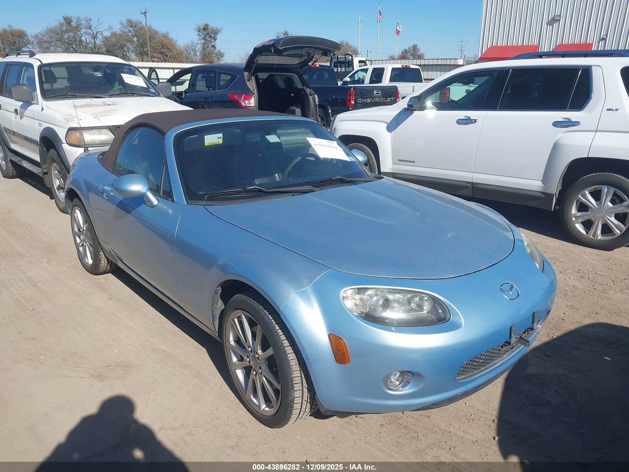 2008 Mazda MX-5 Miata Touring, VIN JM1NC25F580146380 — Rear end