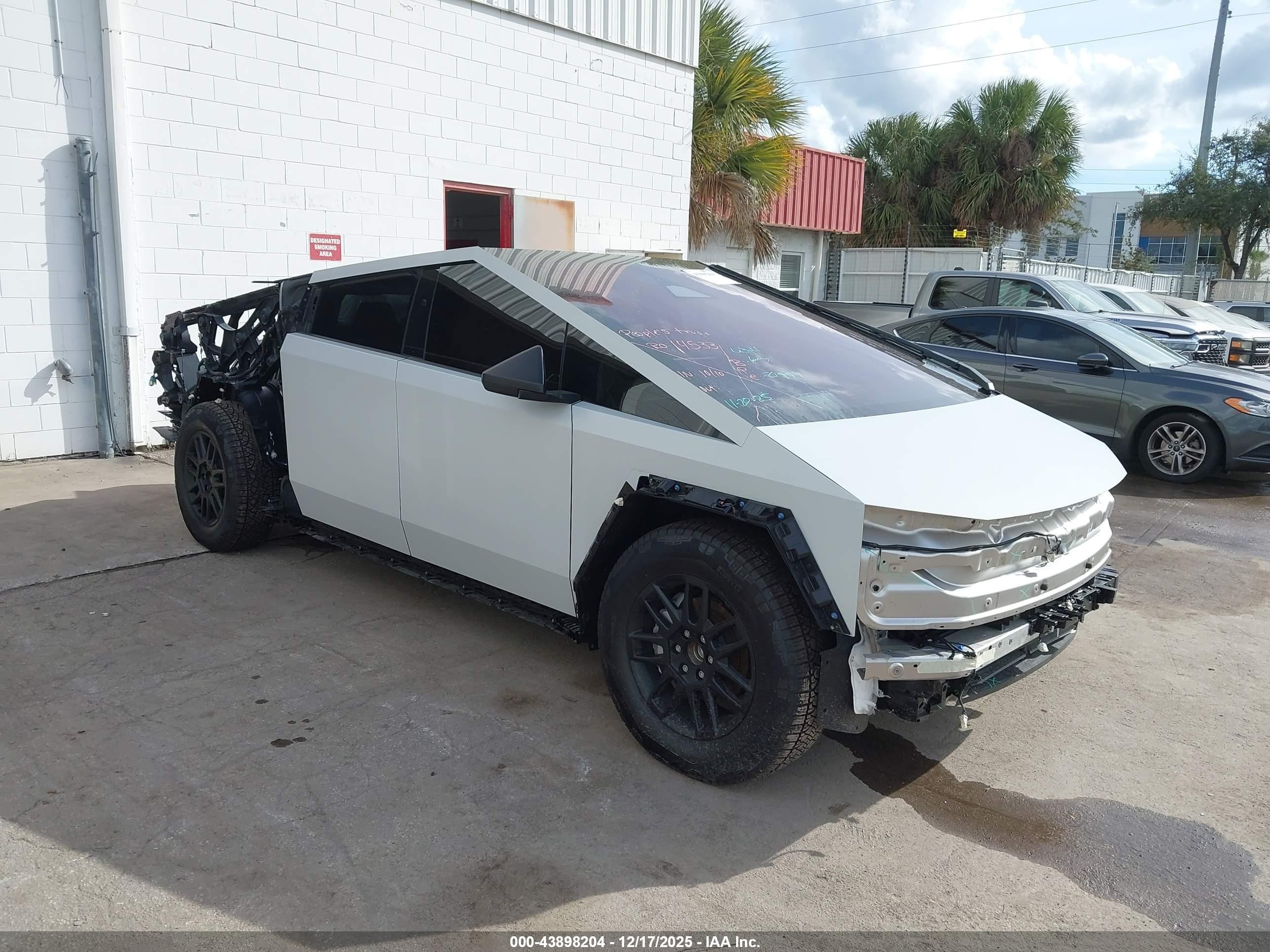 2025 Tesla Cybertruck, VIN 7G2CEHED4SA072245 — All over