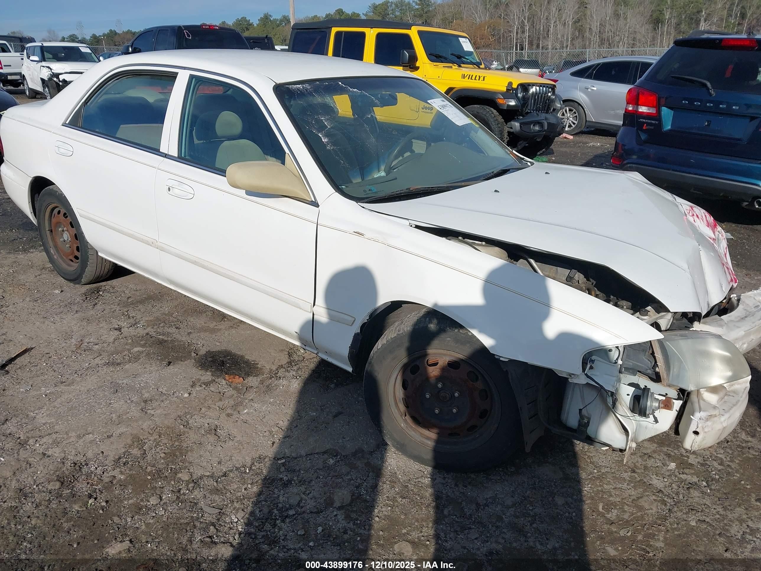2001 Mazda 626 LX, VIN 1YVGF22C015213836 — Перед