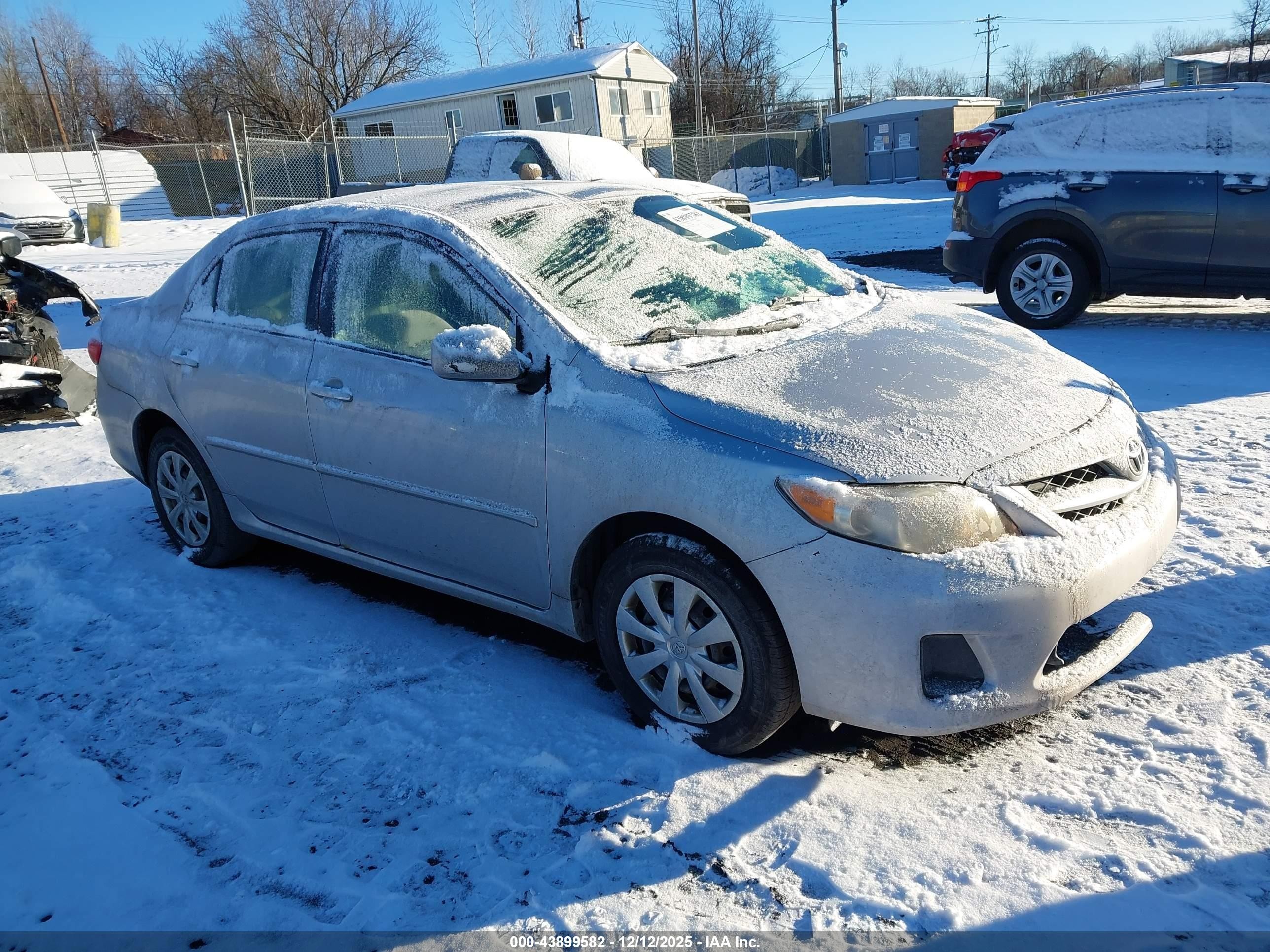 2011 Toyota Corolla LE, VIN 2T1BU4EE0BC649184 — Front end