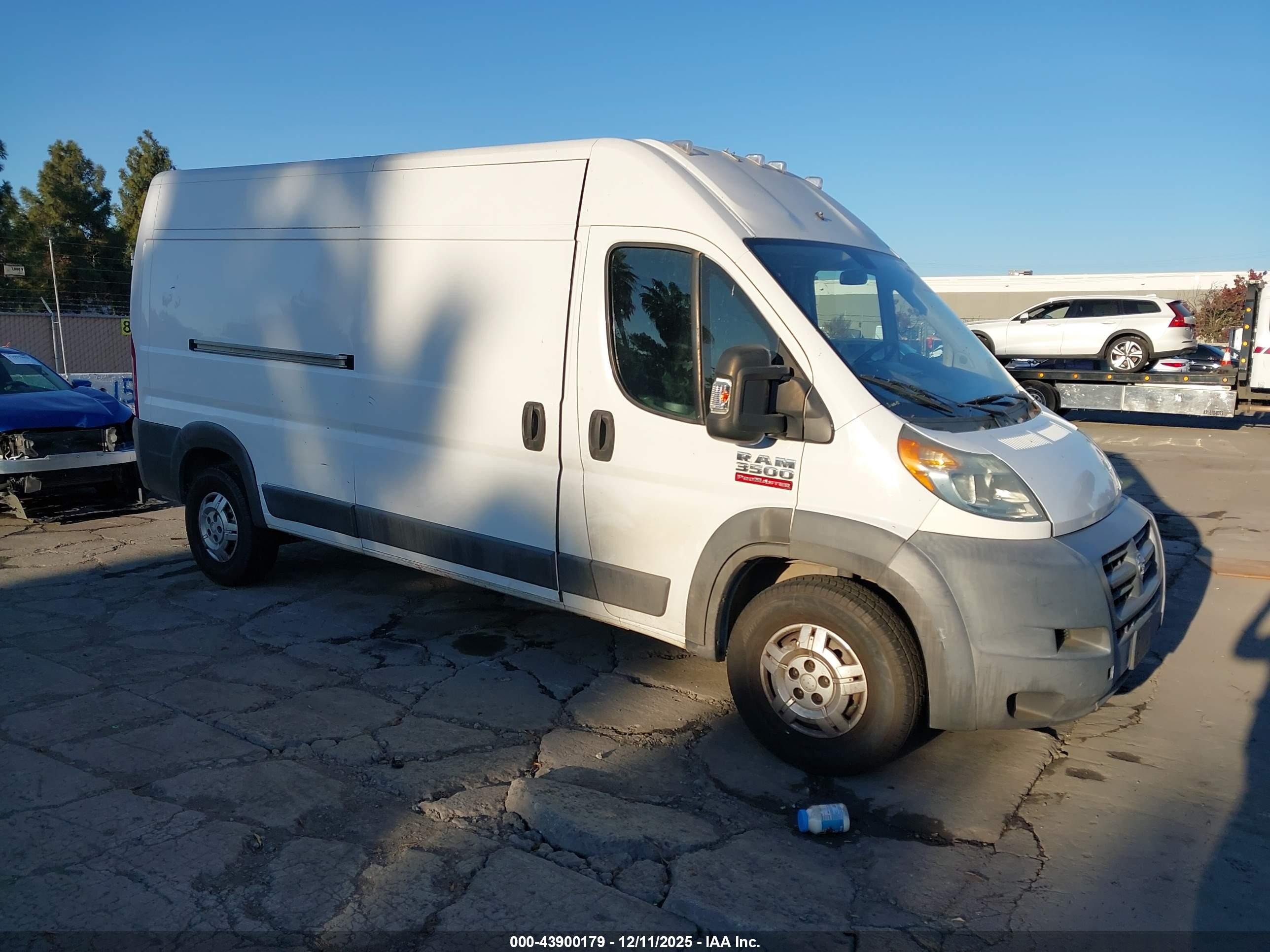 2014 Ram ProMaster, VIN 3C6URVHD2EE127639 — Side