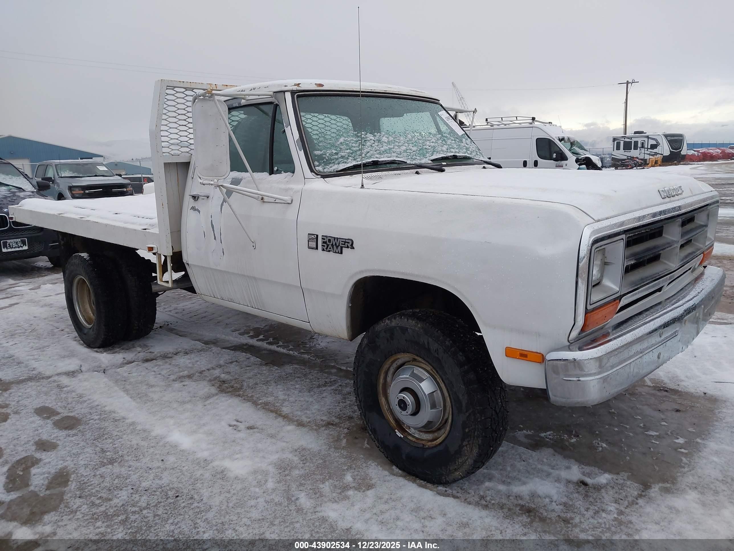 1990 Dodge W SERIES, VIN 1B6KM3650LS751744 — Normal wear