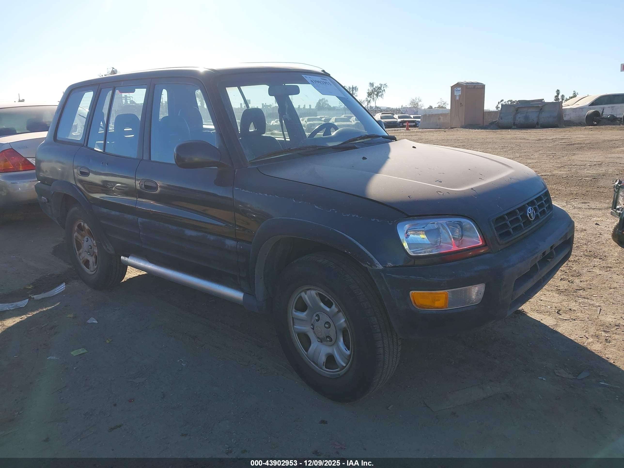 1998 Toyota RAV4, VIN JT3GP10V8W7027365 — Normal wear