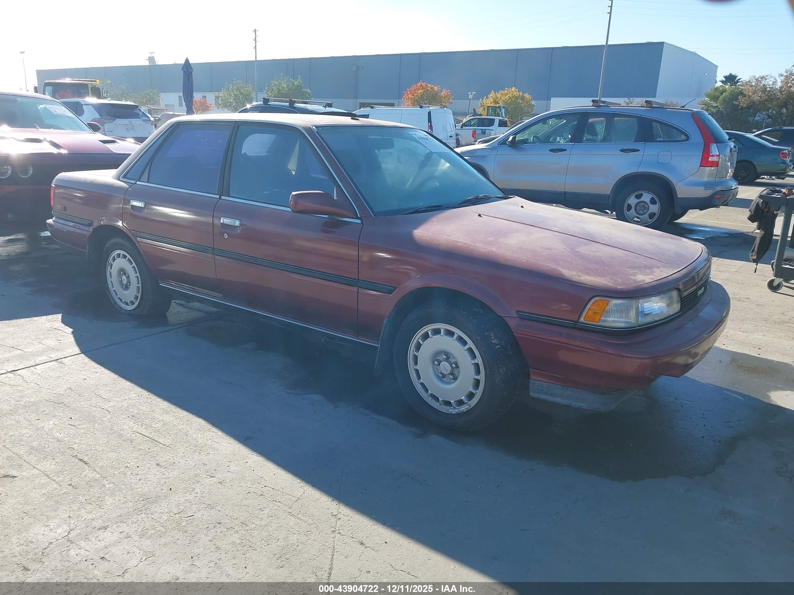 1989 Toyota Camry, VIN JT2VV22E6K0065099 — Rear end