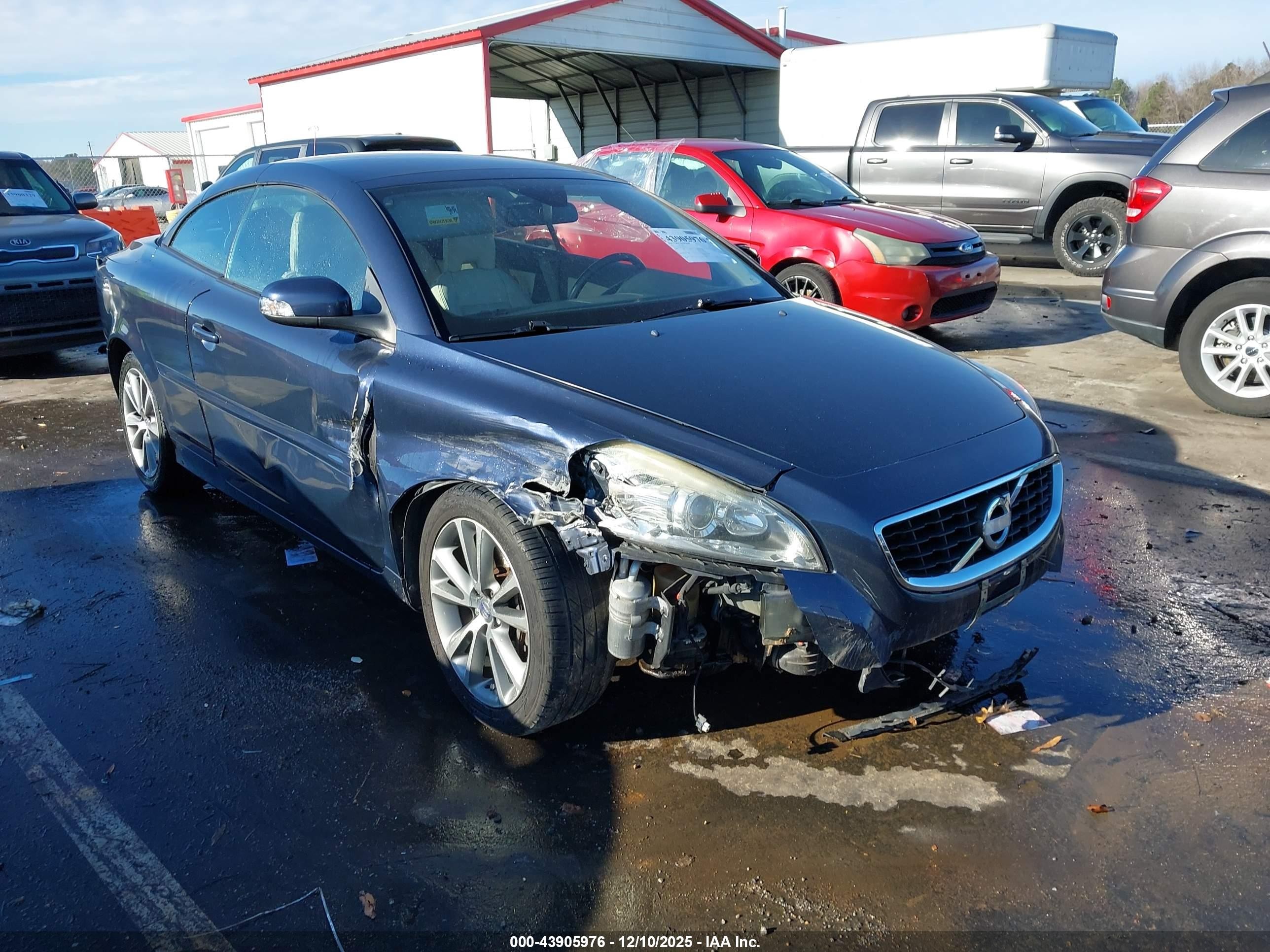 2012 Volvo C70 T5, VIN YV1672MC4CJ124934 — Front end