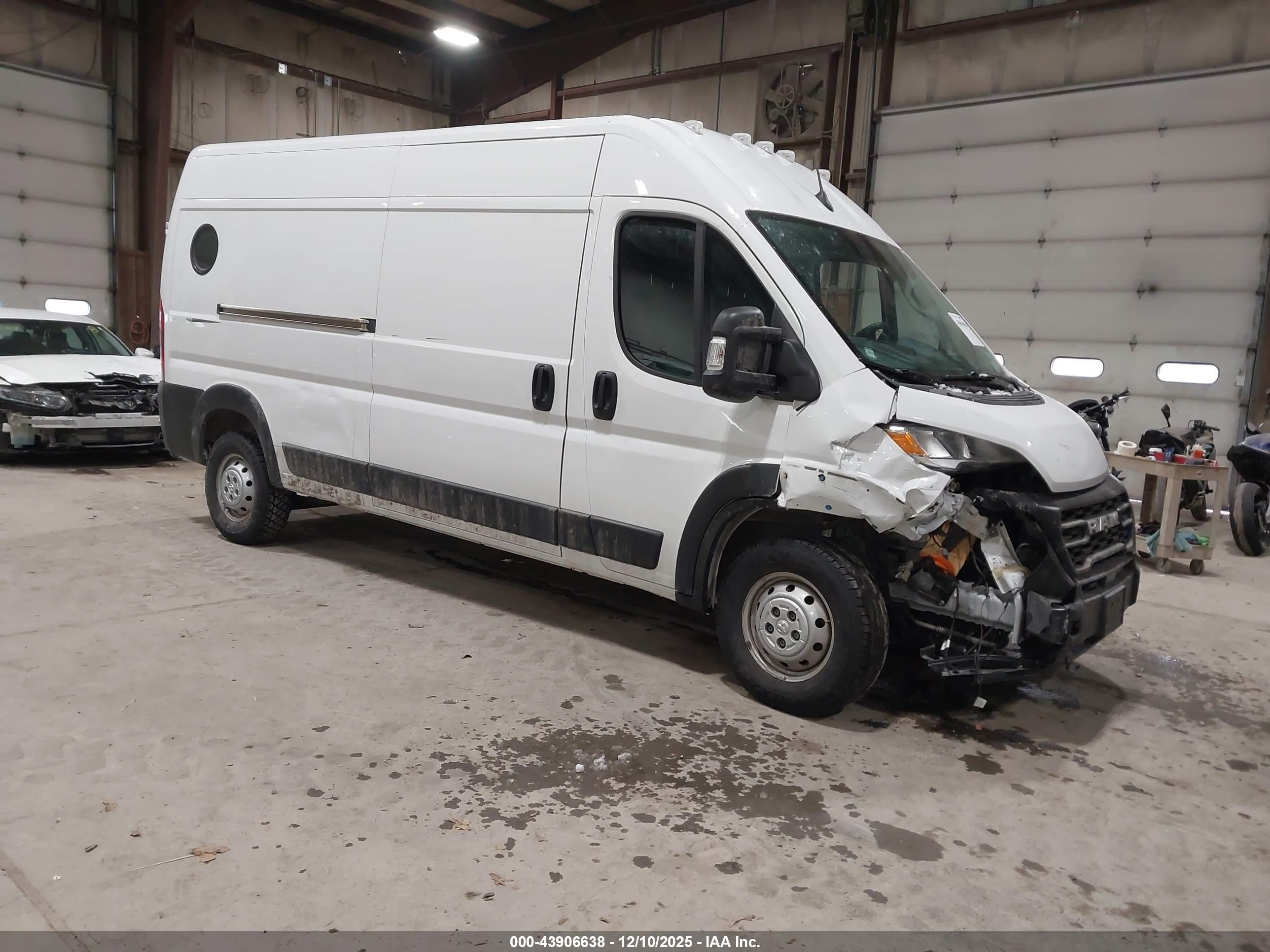 2023 Ram ProMaster Cargo, VIN 3C6LRVDG4PE511761 — Front end