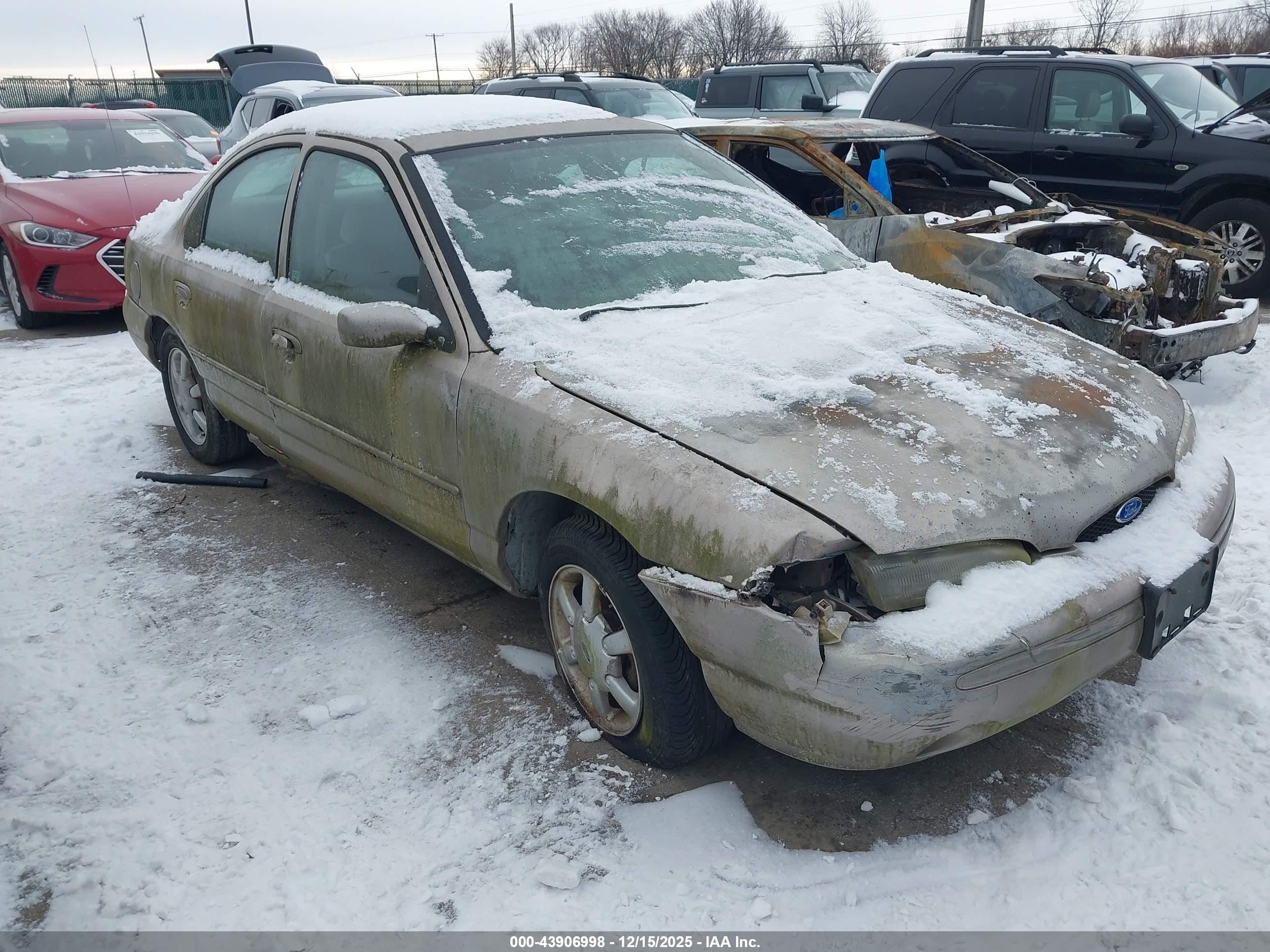 1996 Ford Contour GL, VIN 1FALP6539TK210920 — Front end