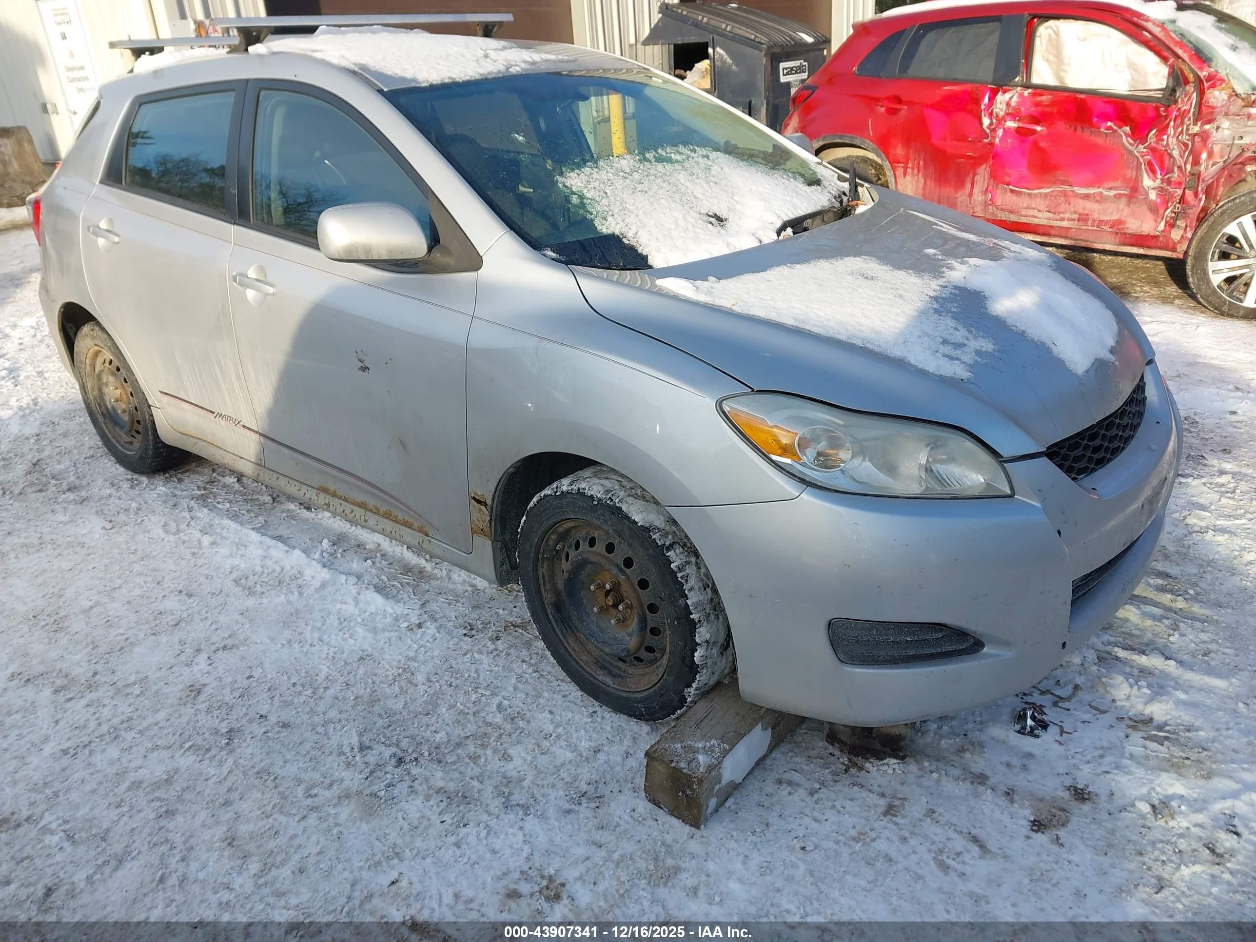 2010 Toyota Matrix, VIN 2T1KU4EE2AC268936 — Side