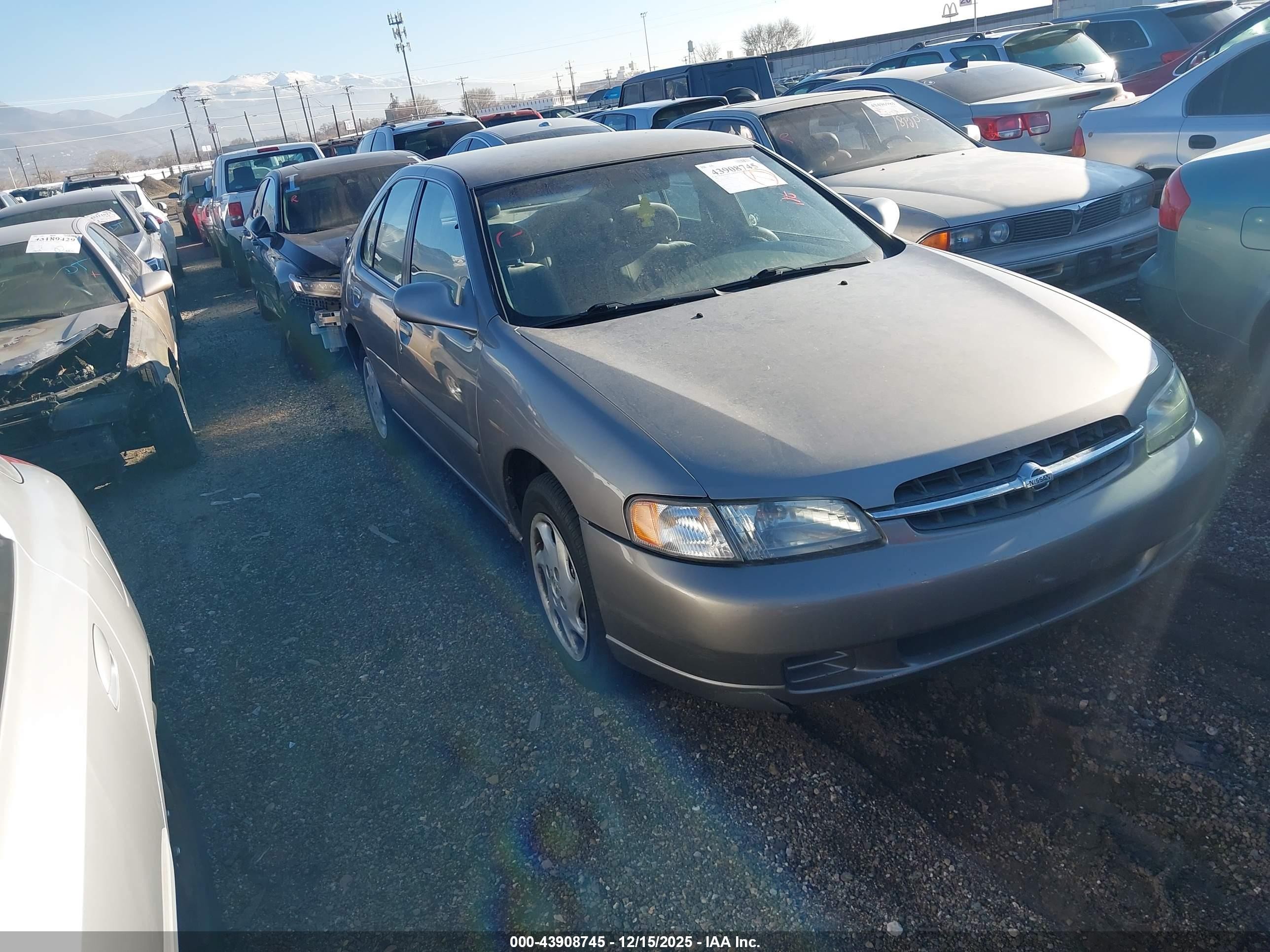 1999 Nissan Altima XE, VIN 1N4DL01D0XC100592 — All over