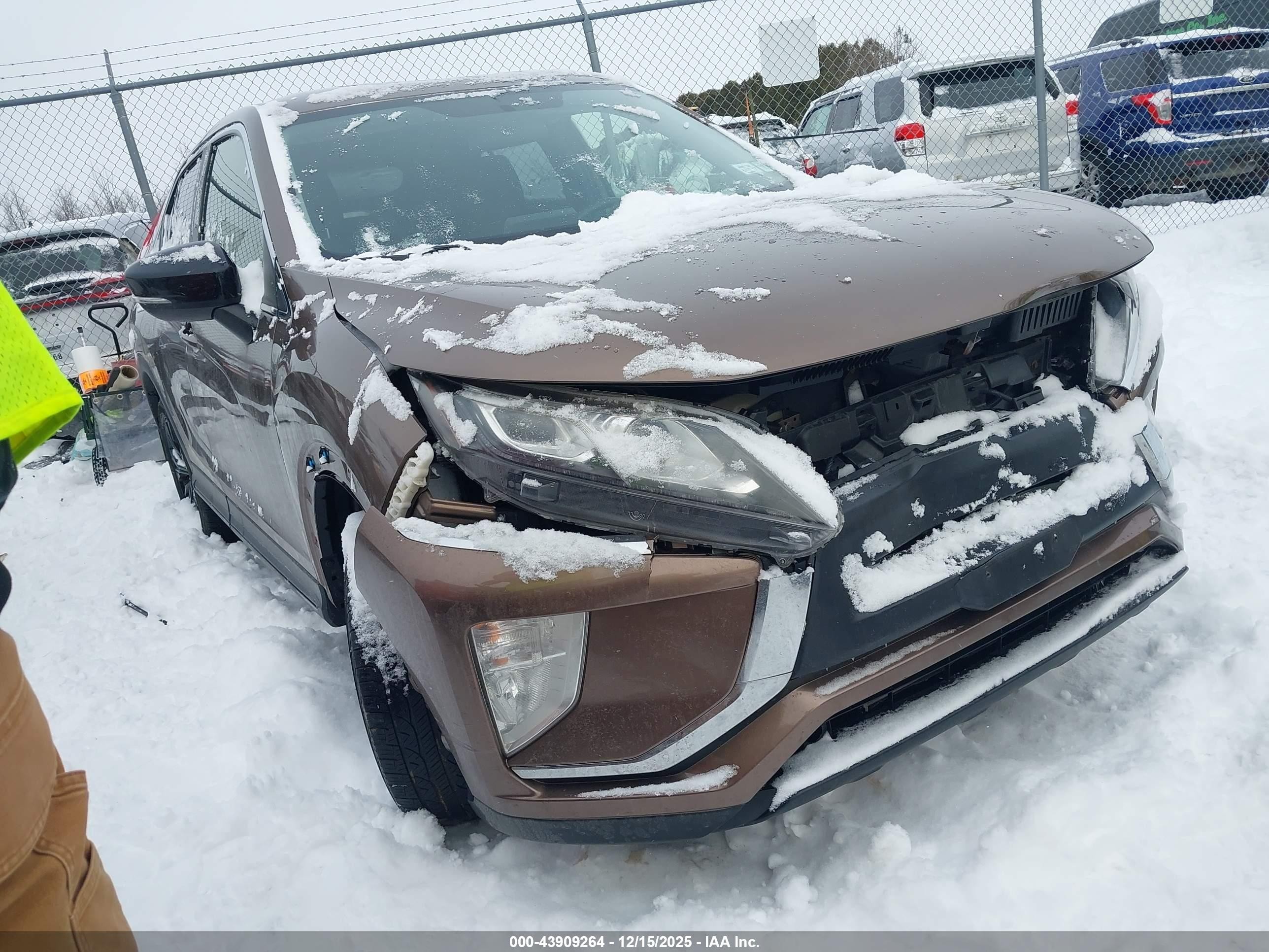 2018 Mitsubishi Eclipse Cross LE, VIN JA4AT4AA3JZ068987 — Front end