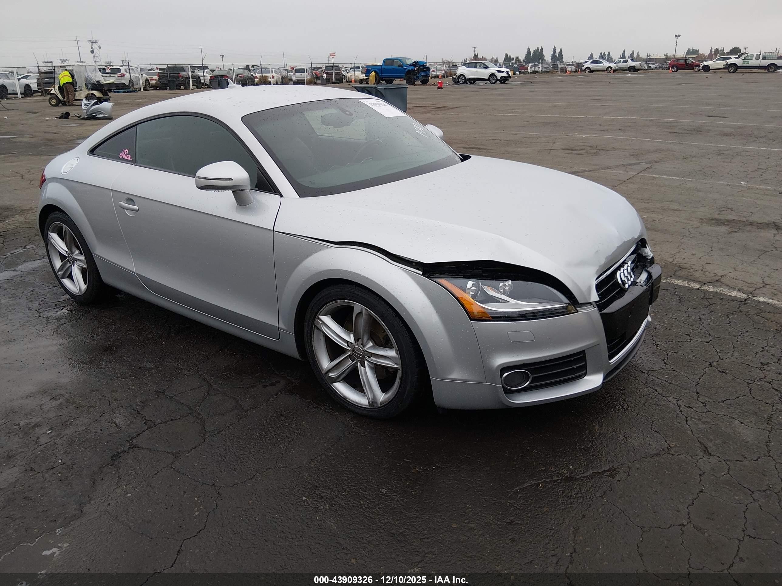 2012 Audi TT Premium Plus, VIN TRUBFAFK5C1002109 — Перед