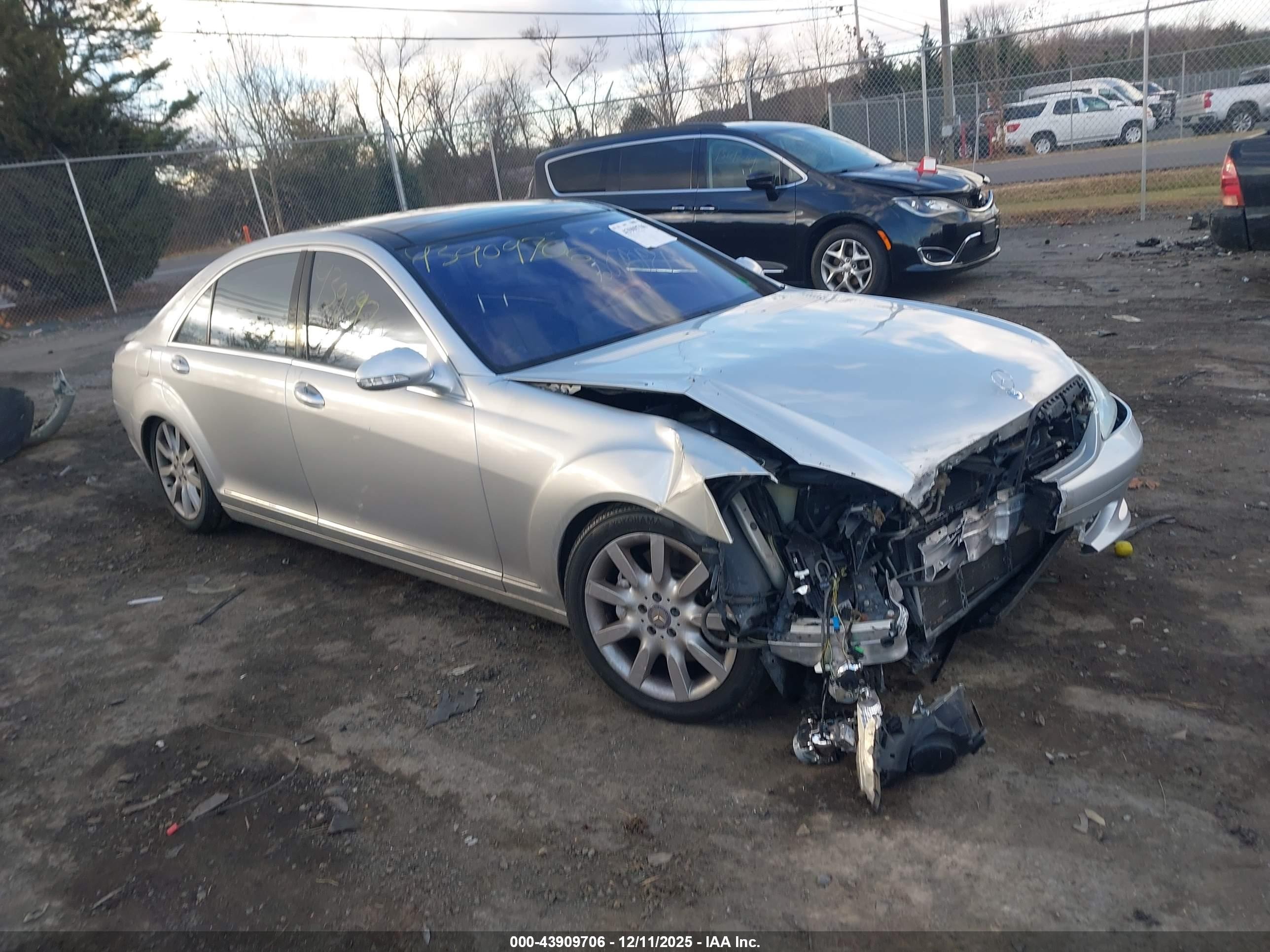 2008 Mercedes-Benz S 550, VIN WDDNG86X68A195005 — Front end