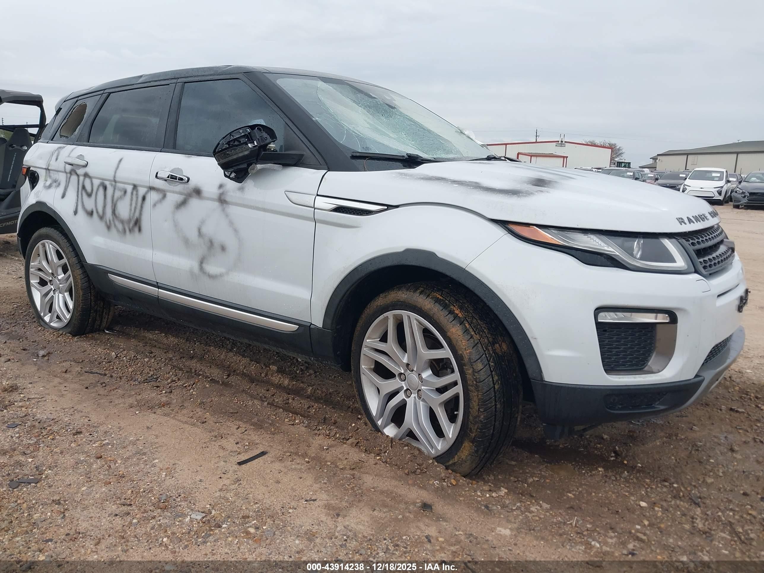 2016 Land Rover Range Rover Evoque HSE, VIN SALVR2BG7GH080547 — Vandalism